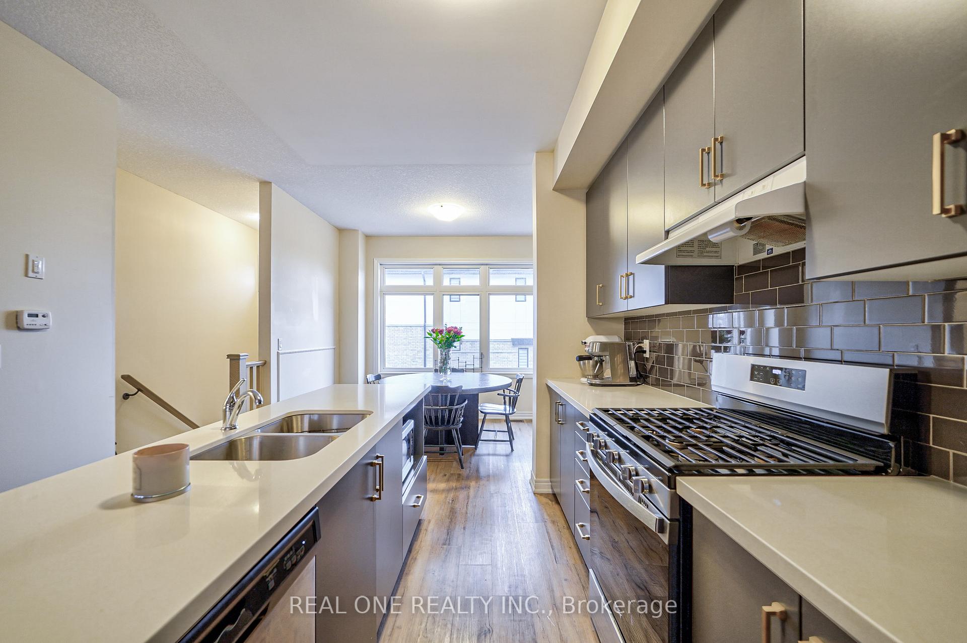 Photo 13 of Unit 10, 527 Shaver Road, Hamilton, Ancaster — HOMEH