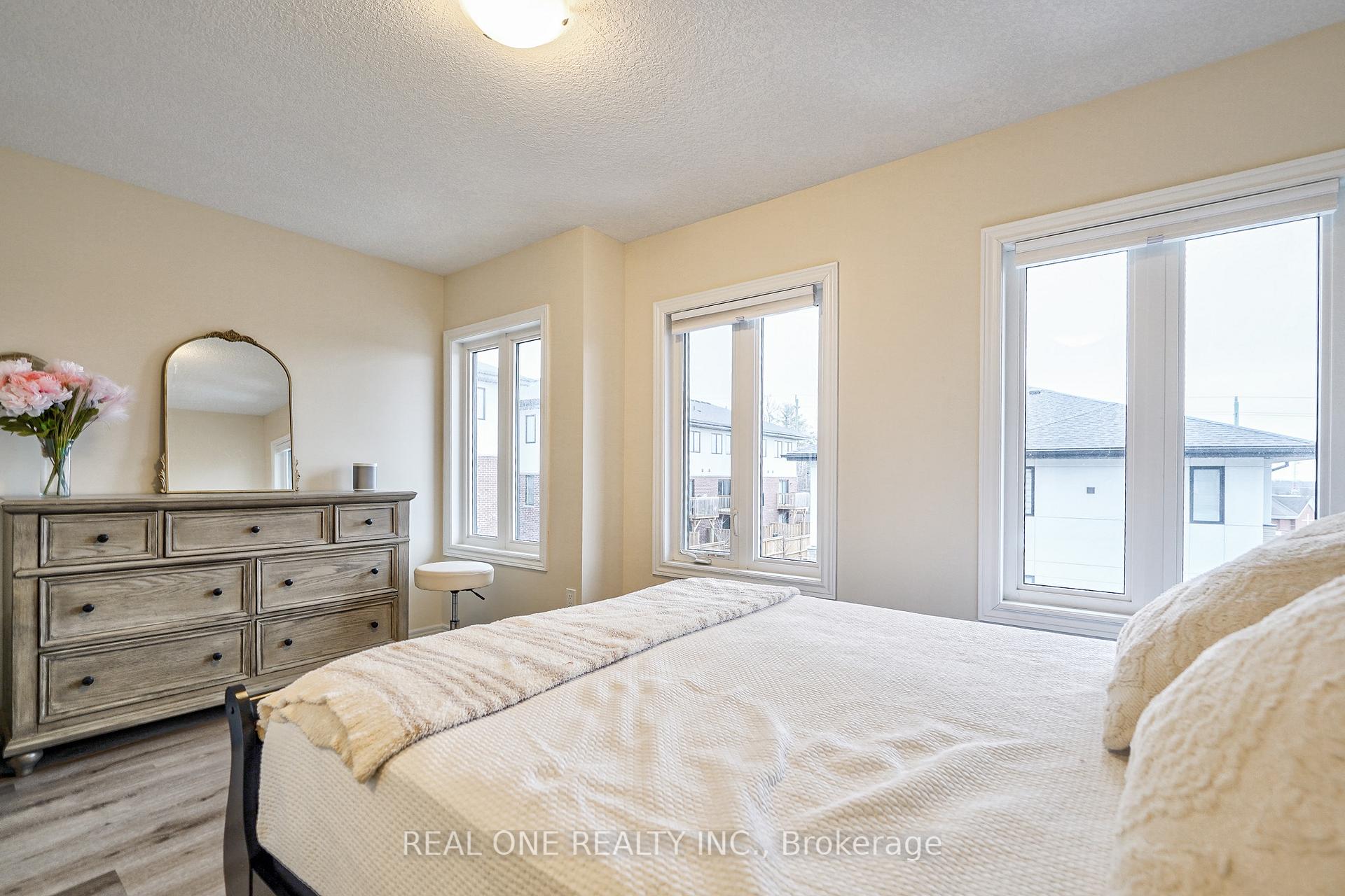 Photo 20 of Unit 10, 527 Shaver Road, Hamilton, Ancaster — HOMEH