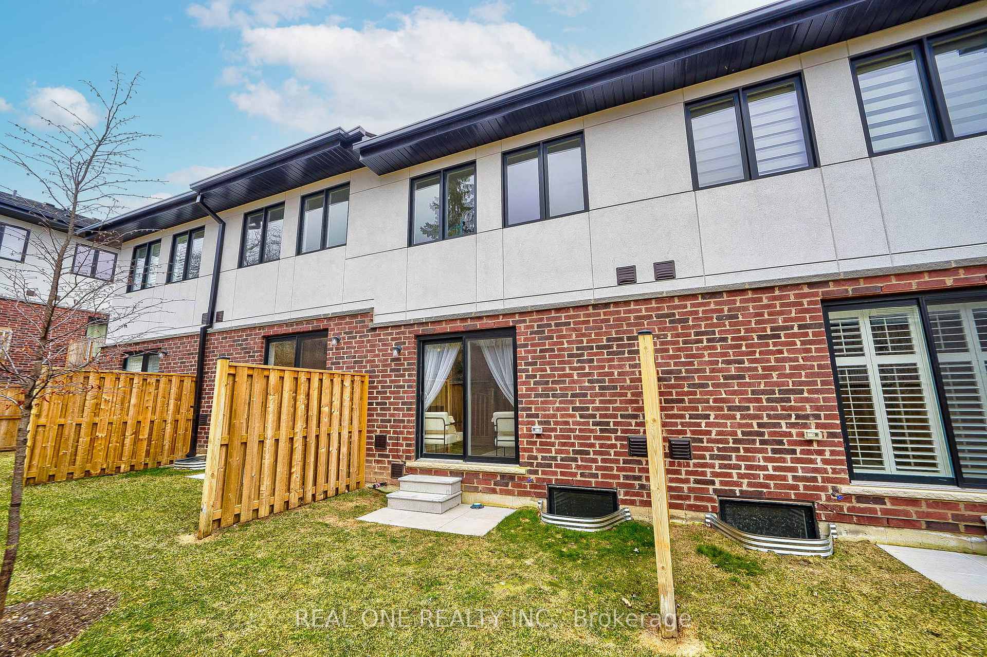 Photo 32 of Unit 10, 527 Shaver Road, Hamilton, Ancaster — HOMEH