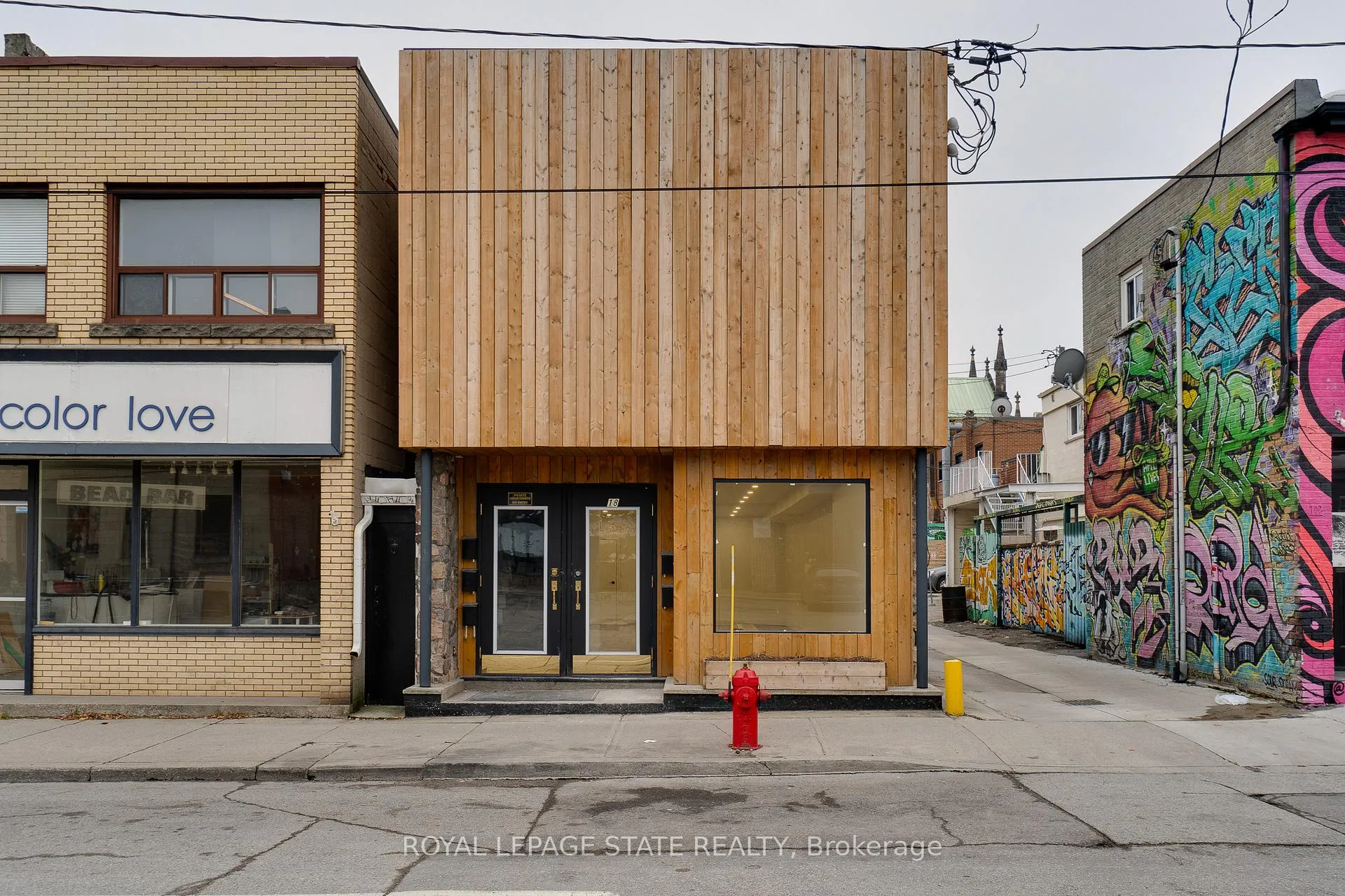 Front of 18 Barton Street E