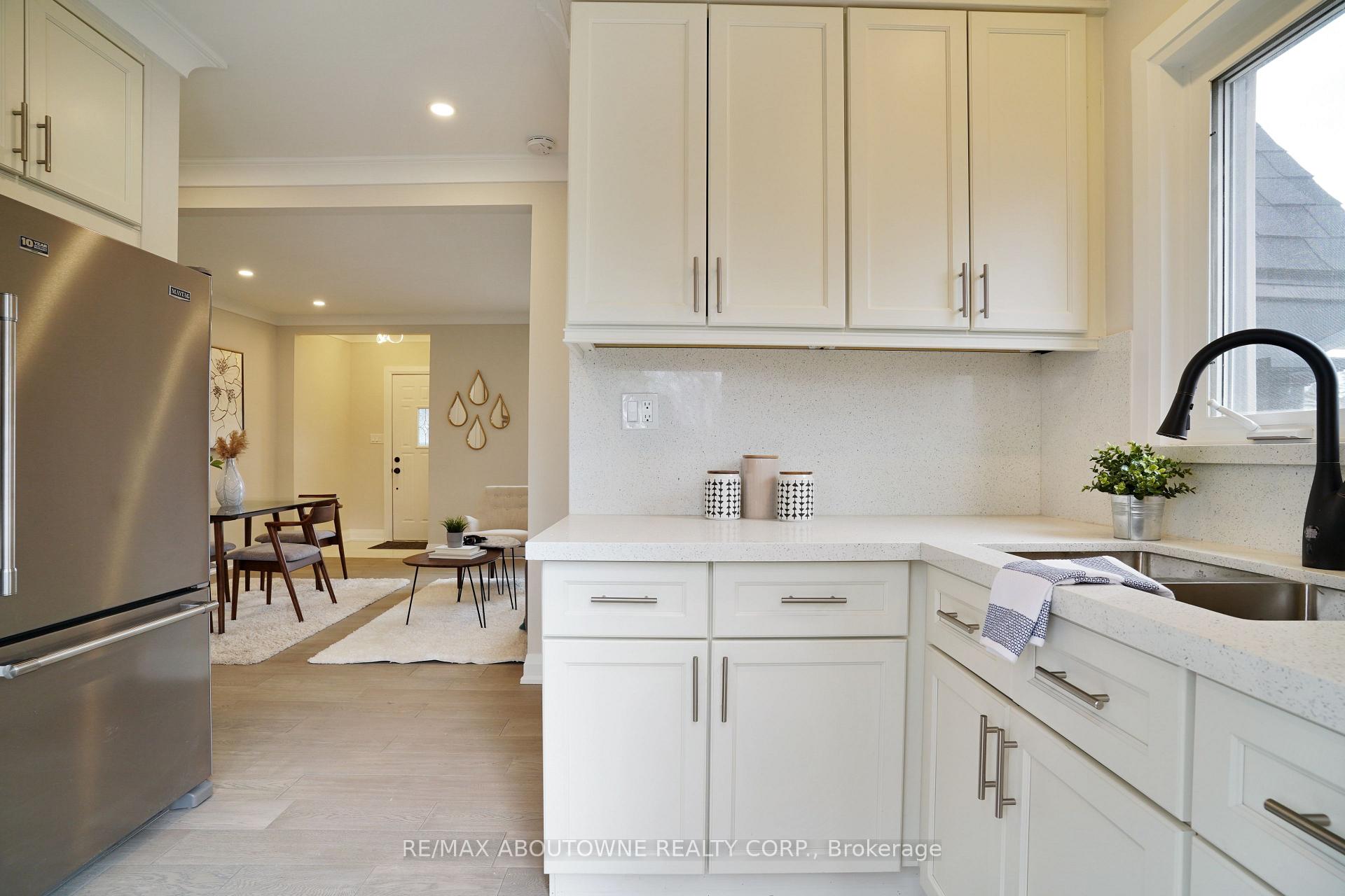 Photo 2 of 96 Mohawk Road E, Hamilton, Greeningdon — HOMEH