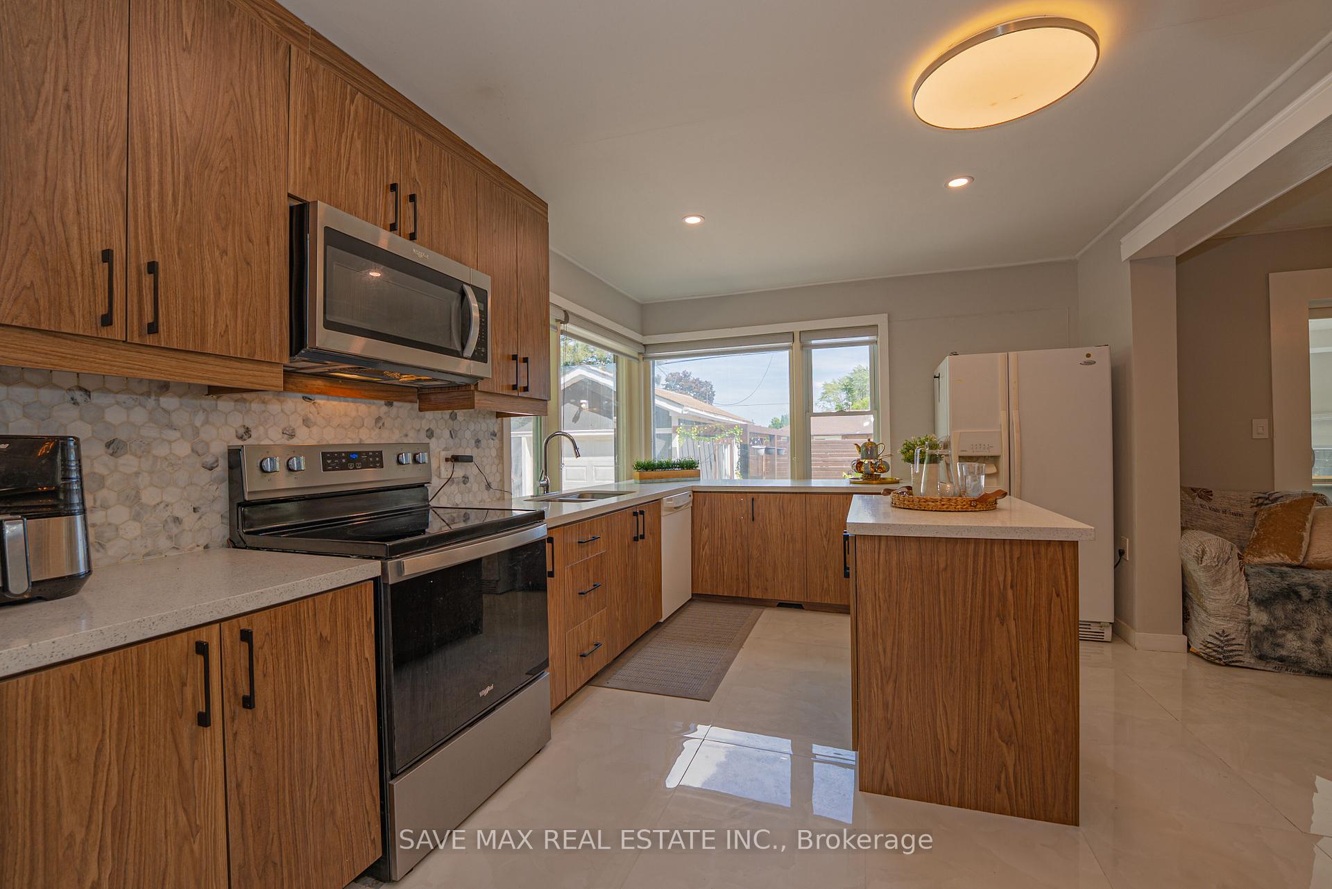 Photo 11 of 69 Eldomar Avenue, Brampton, Brampton East — HOMEH