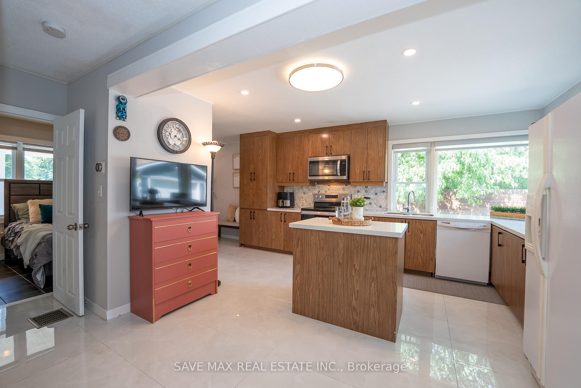Photo 14 of 69 Eldomar Avenue, Brampton, Brampton East — HOMEH