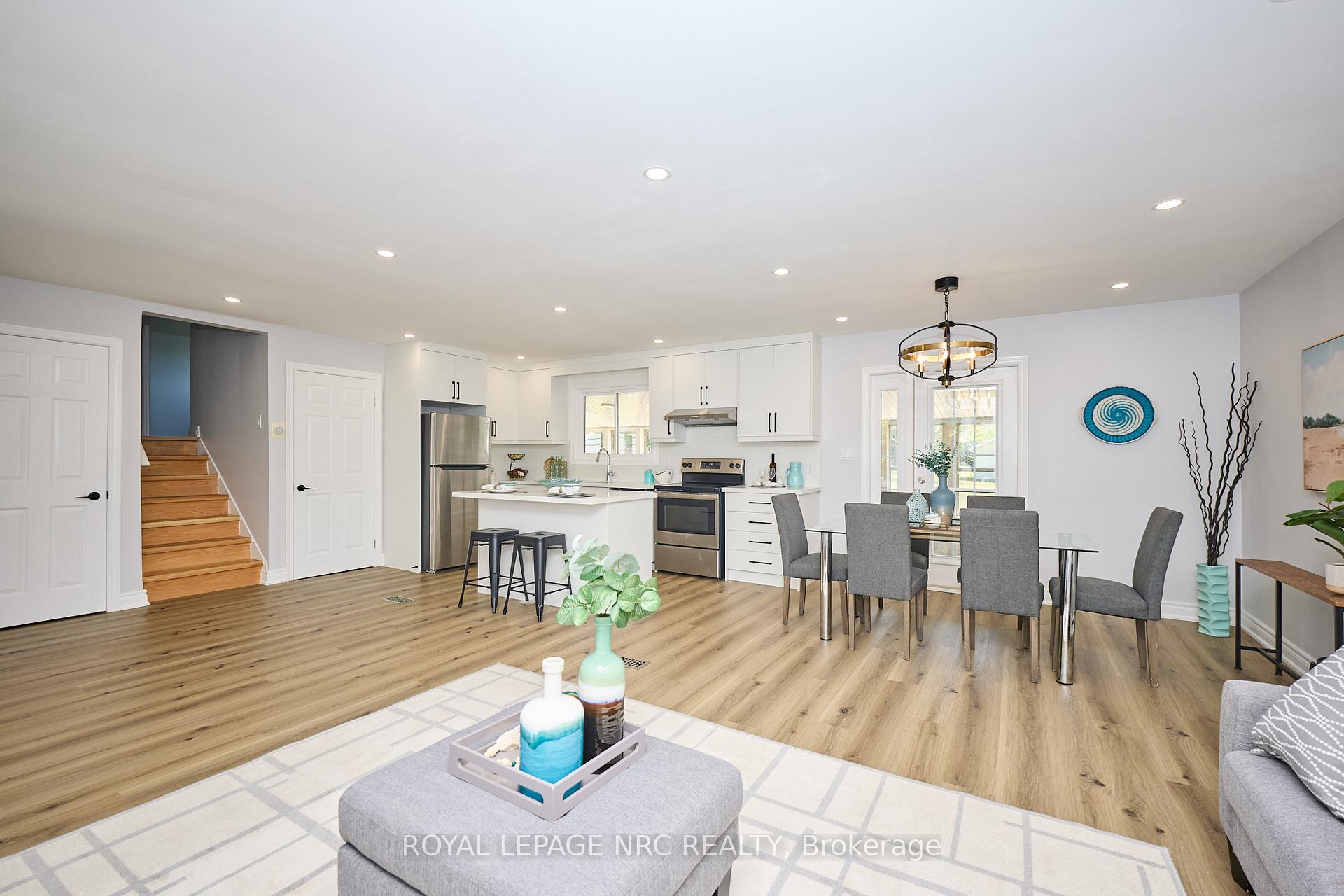 Photo 12 of 22 Oakridge Avenue, St. Catharines, Glendale/Glenridge — HOMEH