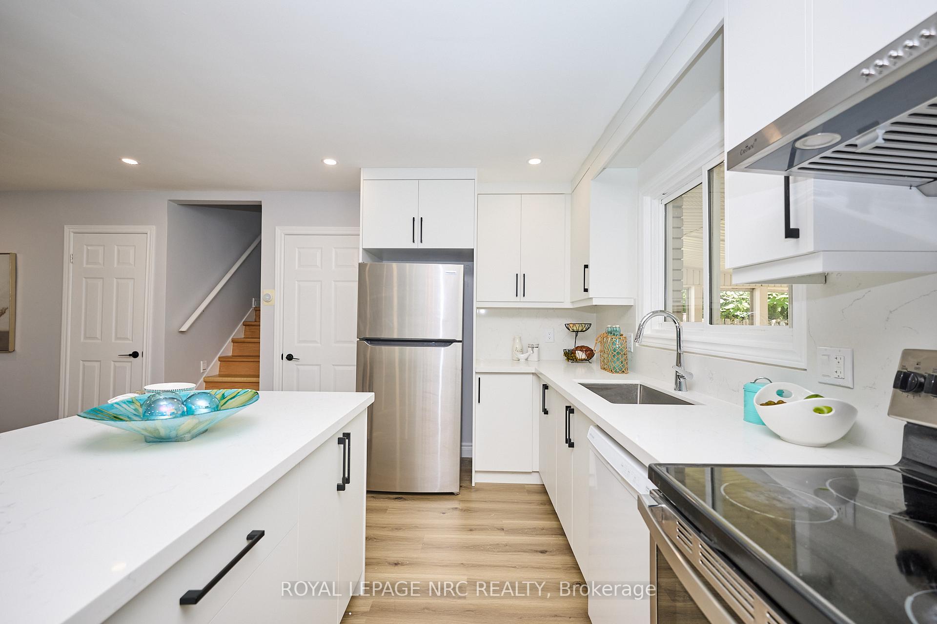 Photo 14 of 22 Oakridge Avenue, St. Catharines, Glendale/Glenridge — HOMEH