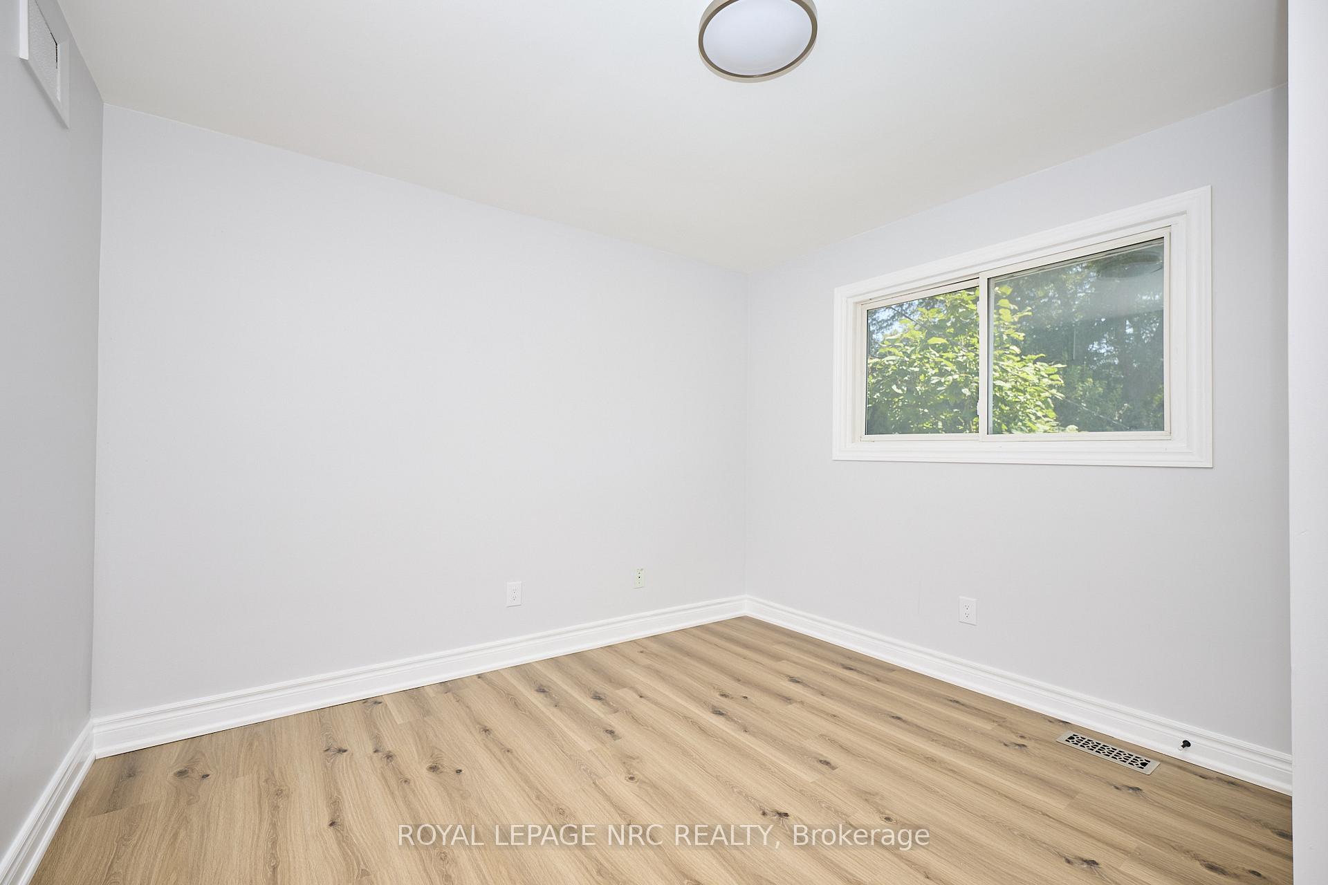 Photo 16 of 22 Oakridge Avenue, St. Catharines, Glendale/Glenridge — HOMEH