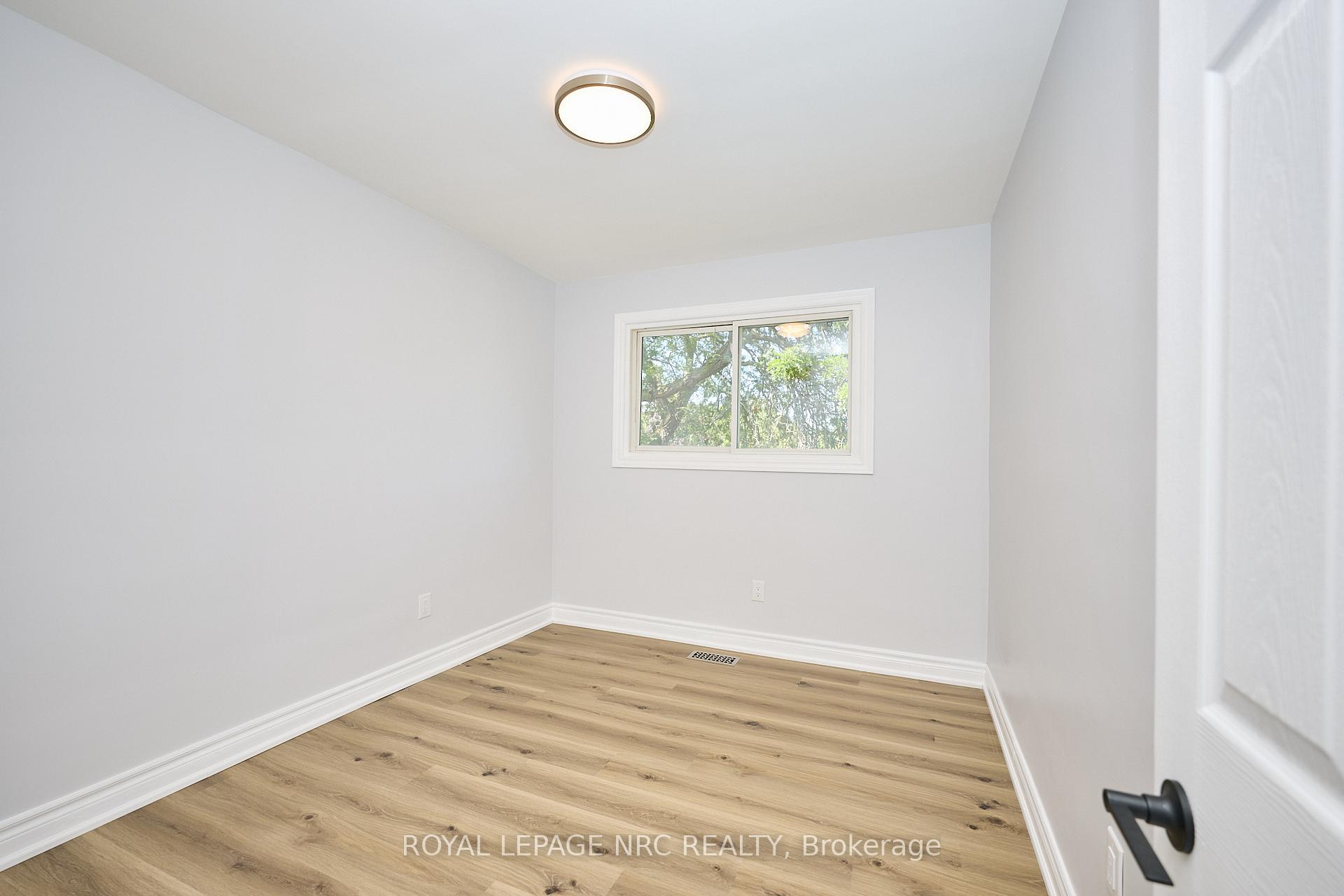 Photo 19 of 22 Oakridge Avenue, St. Catharines, Glendale/Glenridge — HOMEH