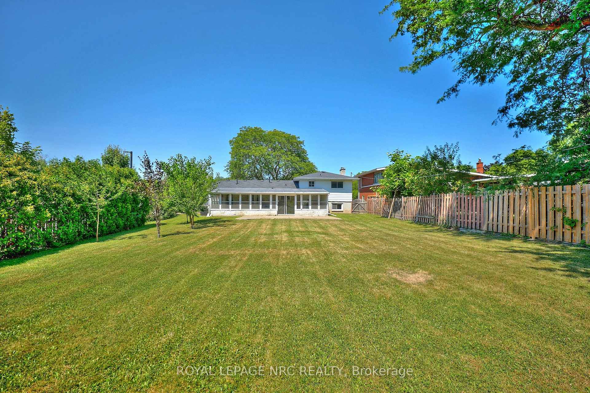 Photo 44 of 22 Oakridge Avenue, St. Catharines, Glendale/Glenridge — HOMEH