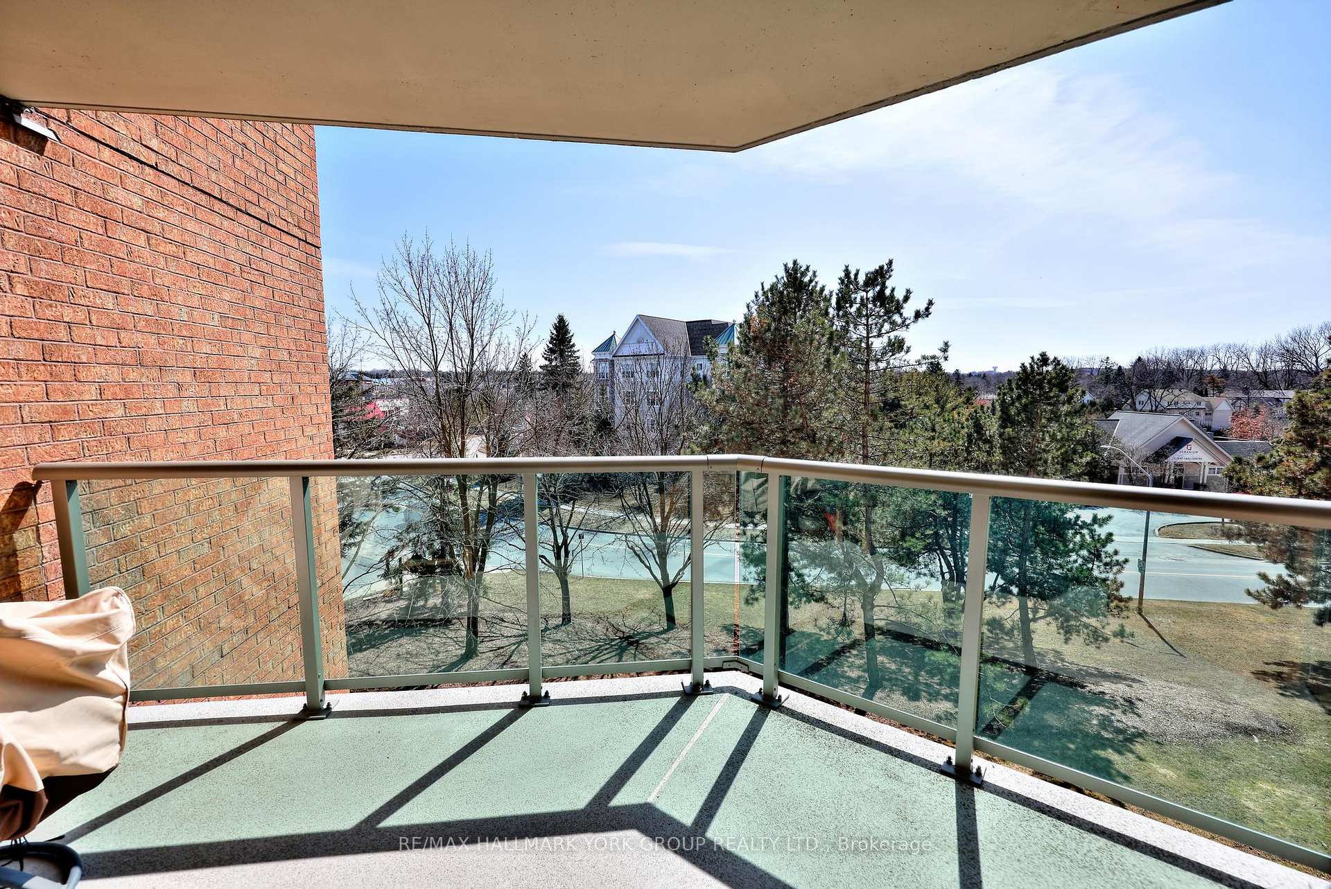 Photo 23 of Unit 404, 14924 Yonge Street, Aurora, Aurora Highlands — HOMEH