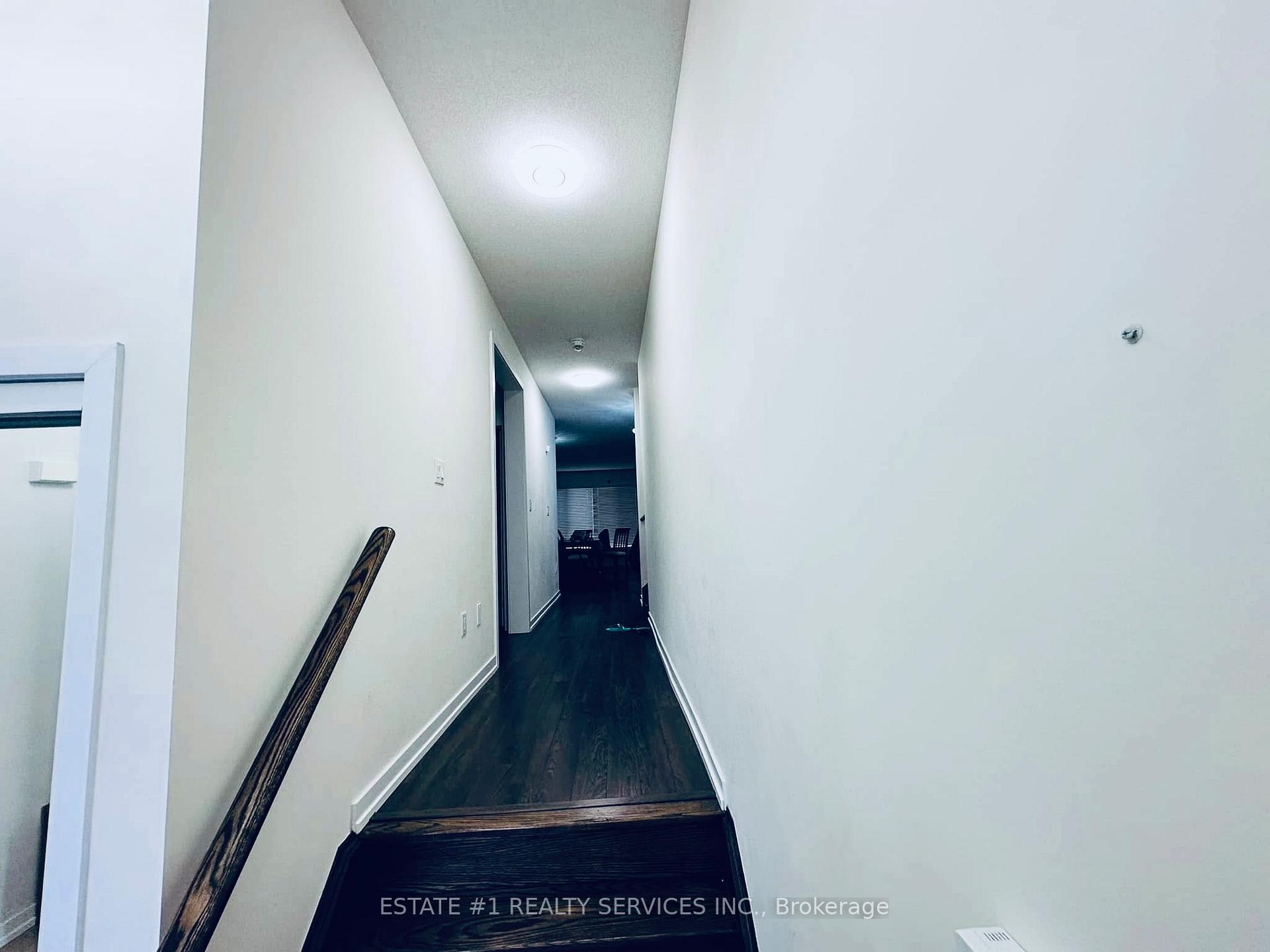 Photo 6 of 16 Pagebrook Crescent, Hamilton, Stoney Creek — HOMEH