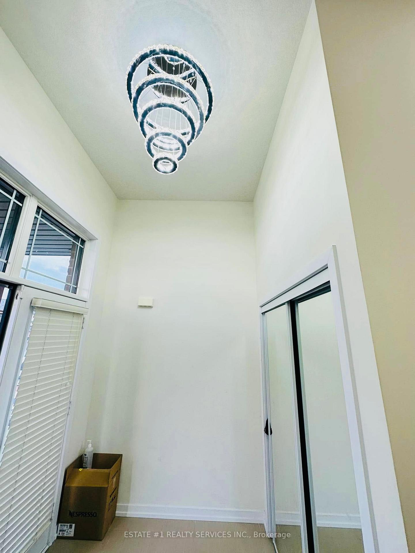 Photo 9 of 16 Pagebrook Crescent, Hamilton, Stoney Creek — HOMEH