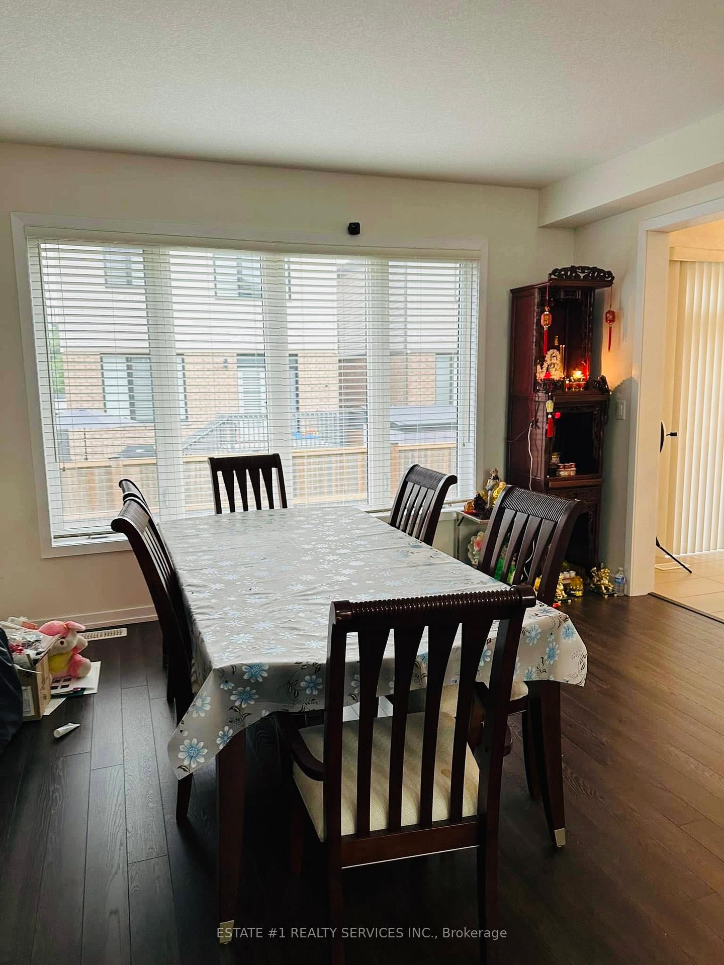Photo 10 of 16 Pagebrook Crescent, Hamilton, Stoney Creek — HOMEH