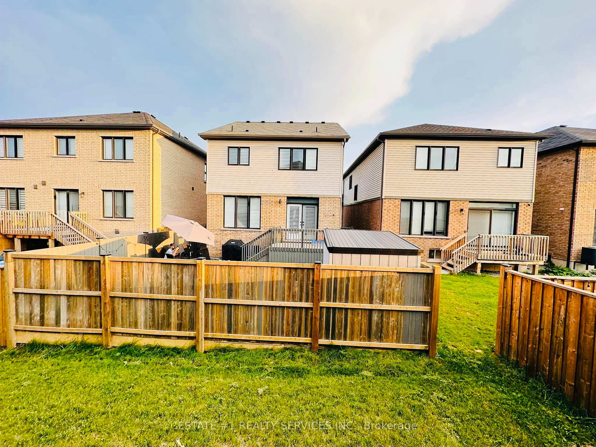 Photo 11 of 16 Pagebrook Crescent, Hamilton, Stoney Creek — HOMEH