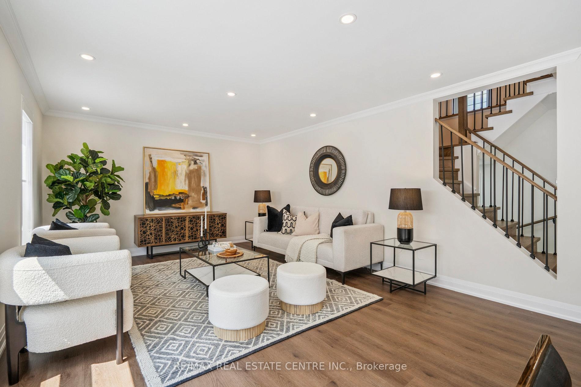 Photo 7 of 39 Four Seasons Circle, Brampton, Fletcher's Meadow — HOMEH