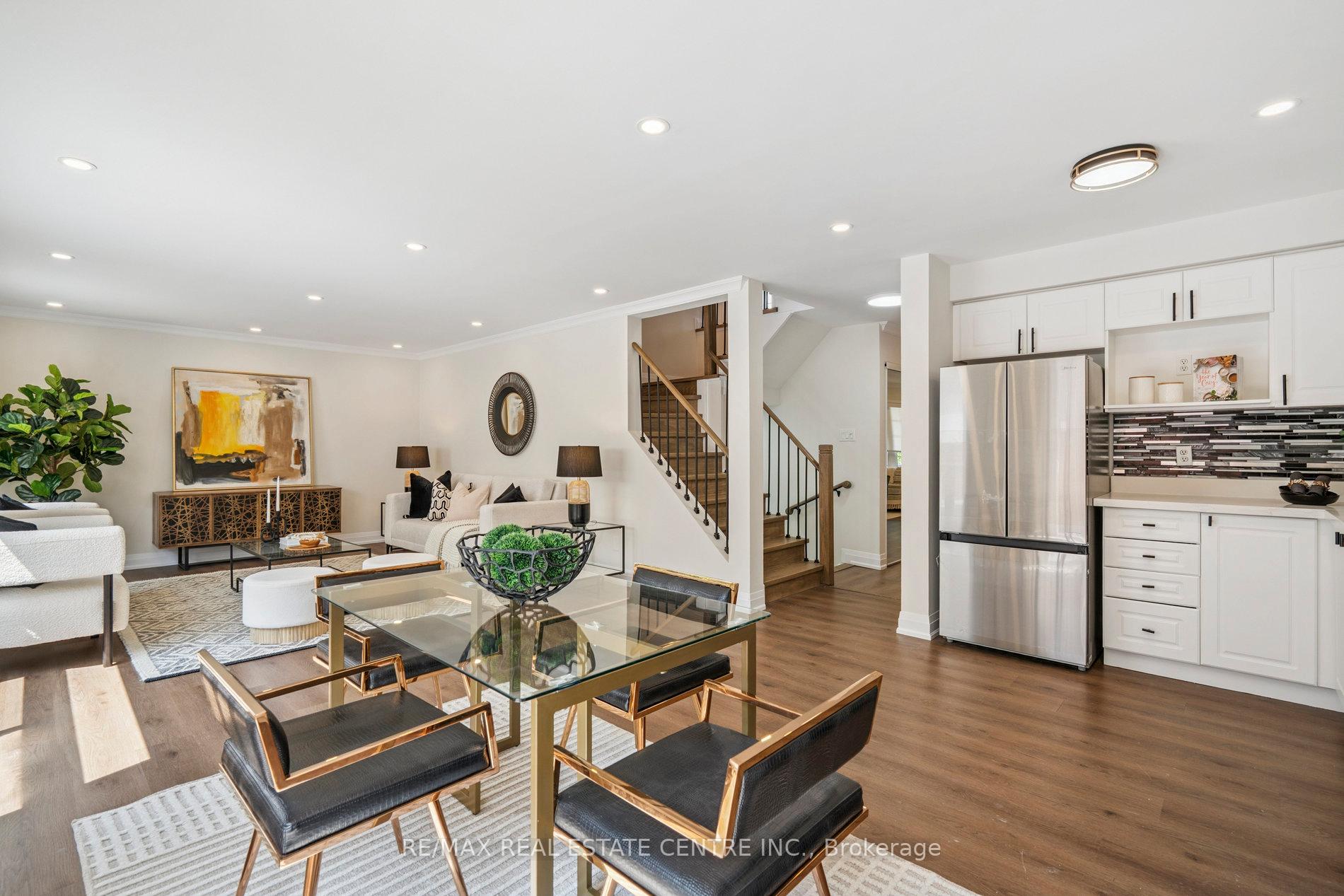 Photo 11 of 39 Four Seasons Circle, Brampton, Fletcher's Meadow — HOMEH