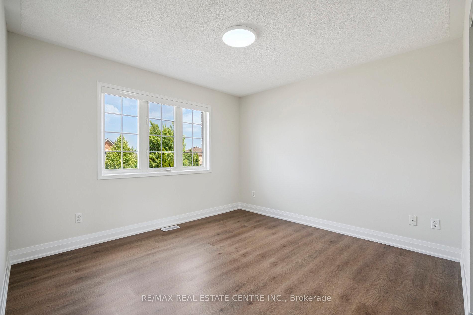 Photo 46 of 39 Four Seasons Circle, Brampton, Fletcher's Meadow — HOMEH