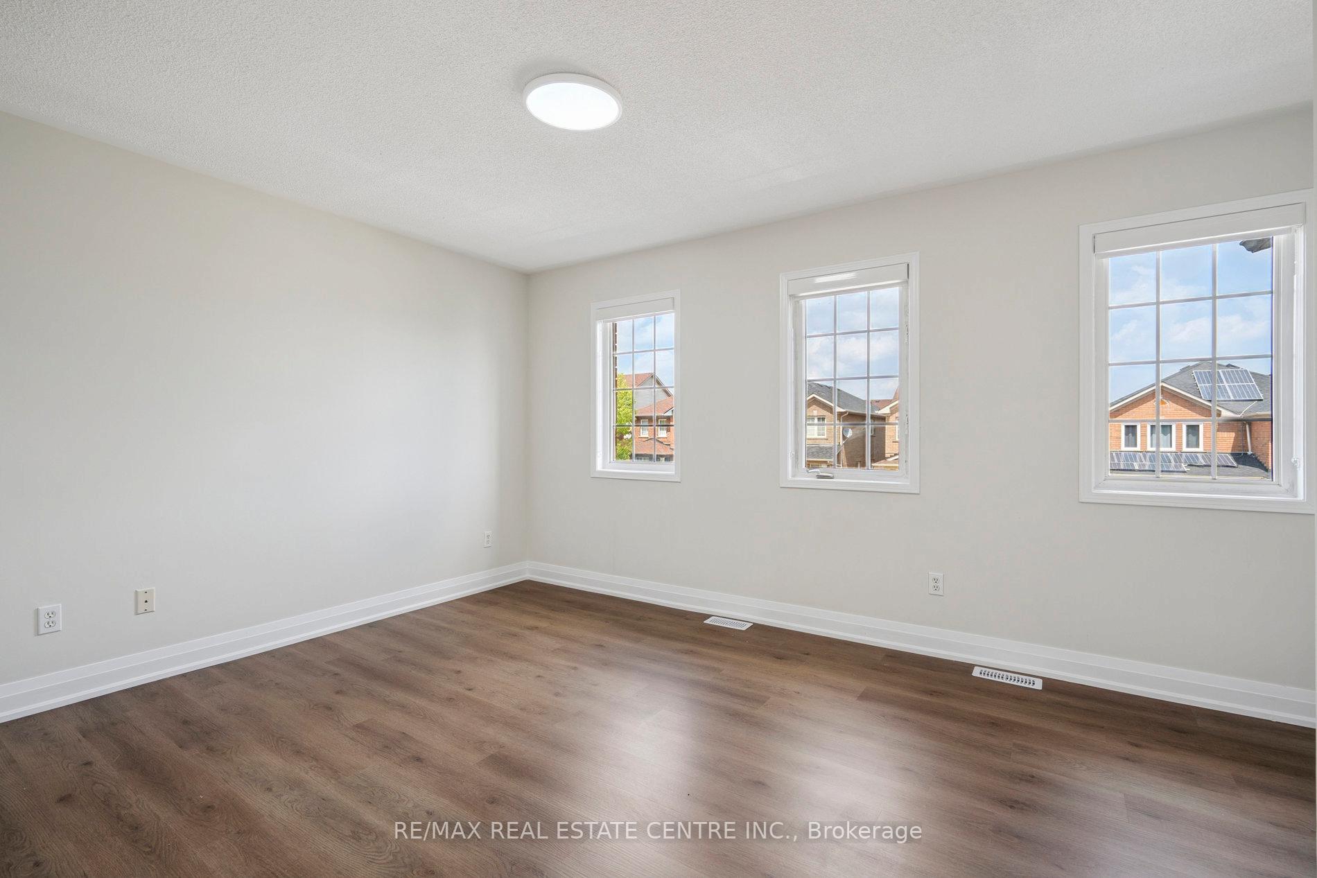 Photo 48 of 39 Four Seasons Circle, Brampton, Fletcher's Meadow — HOMEH