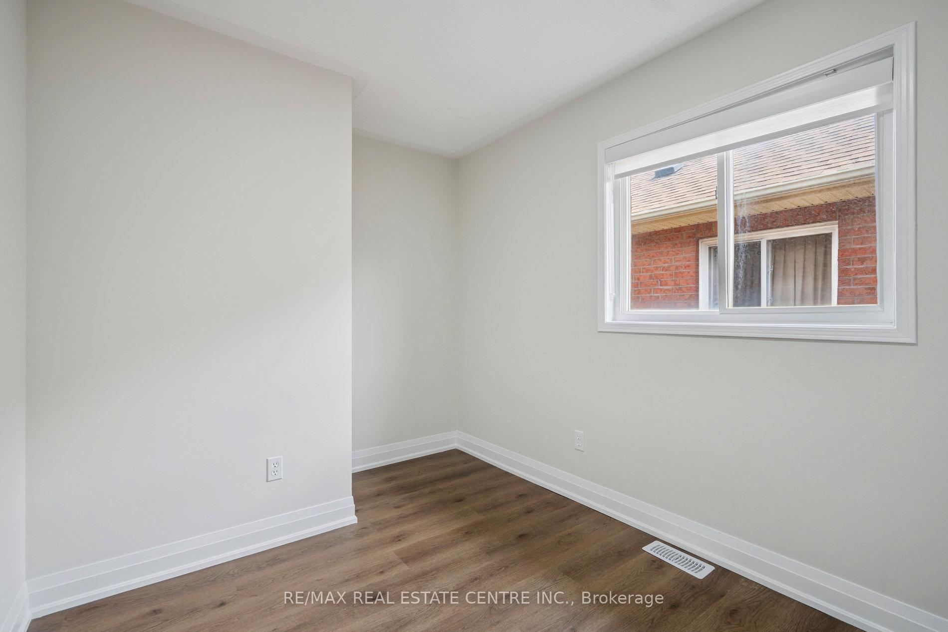 Photo 51 of 39 Four Seasons Circle, Brampton, Fletcher's Meadow — HOMEH