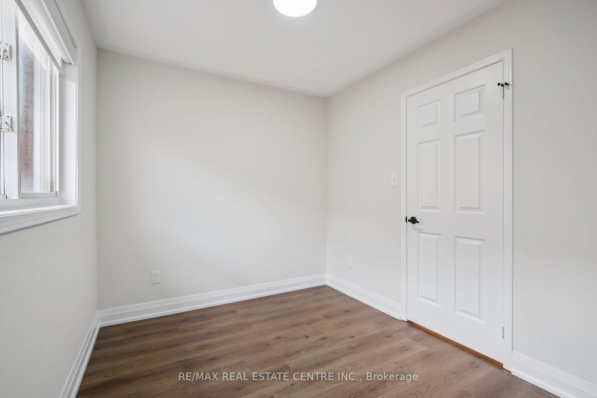 Photo 52 of 39 Four Seasons Circle, Brampton, Fletcher's Meadow — HOMEH