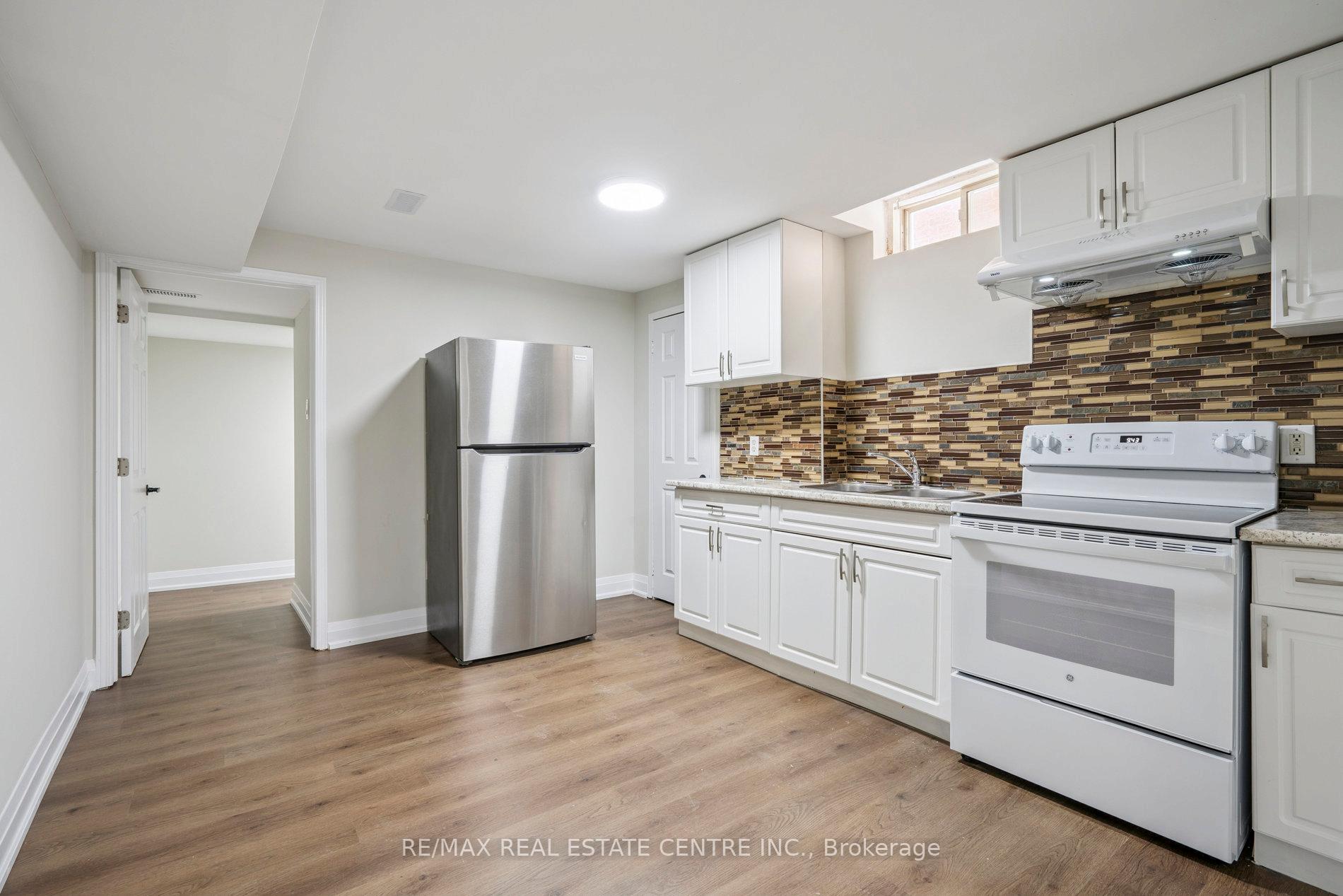 Photo 55 of 39 Four Seasons Circle, Brampton, Fletcher's Meadow — HOMEH