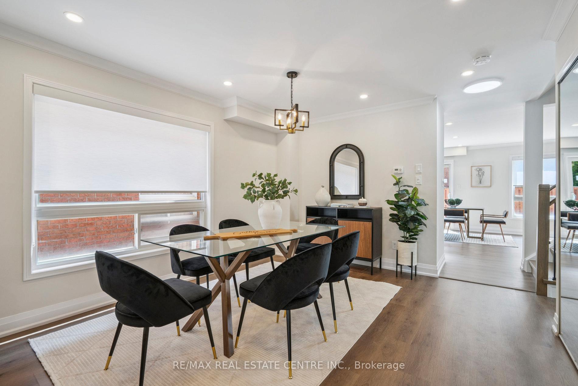 Photo 24 of 39 Four Seasons Circle, Brampton, Fletcher's Meadow — HOMEH