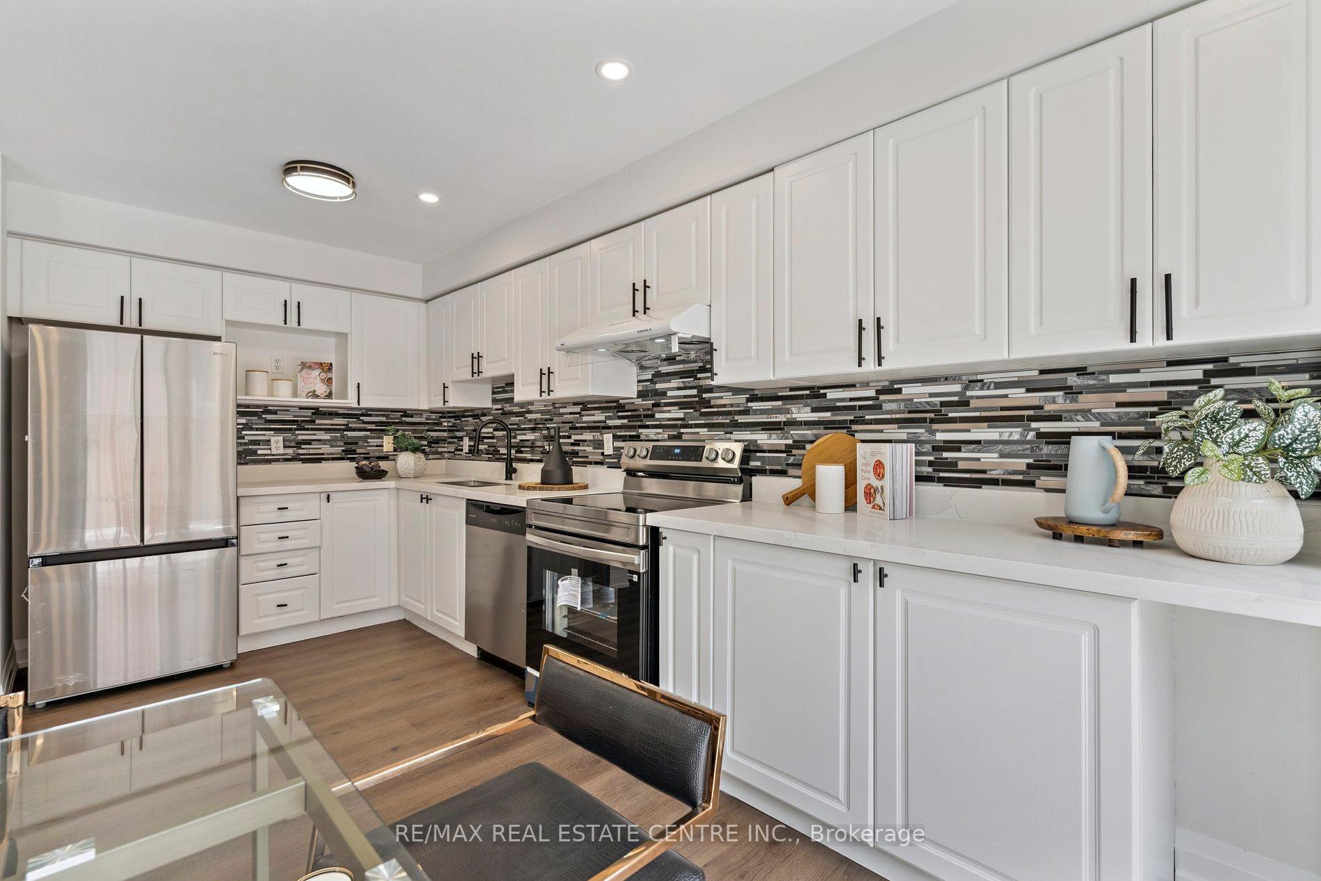 Photo 31 of 39 Four Seasons Circle, Brampton, Fletcher's Meadow — HOMEH