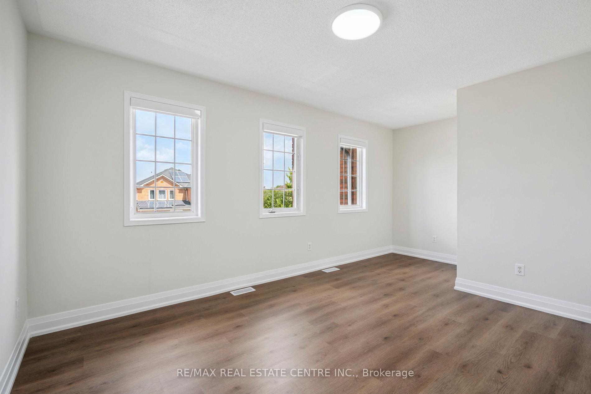 Photo 70 of 39 Four Seasons Circle, Brampton, Fletcher's Meadow — HOMEH