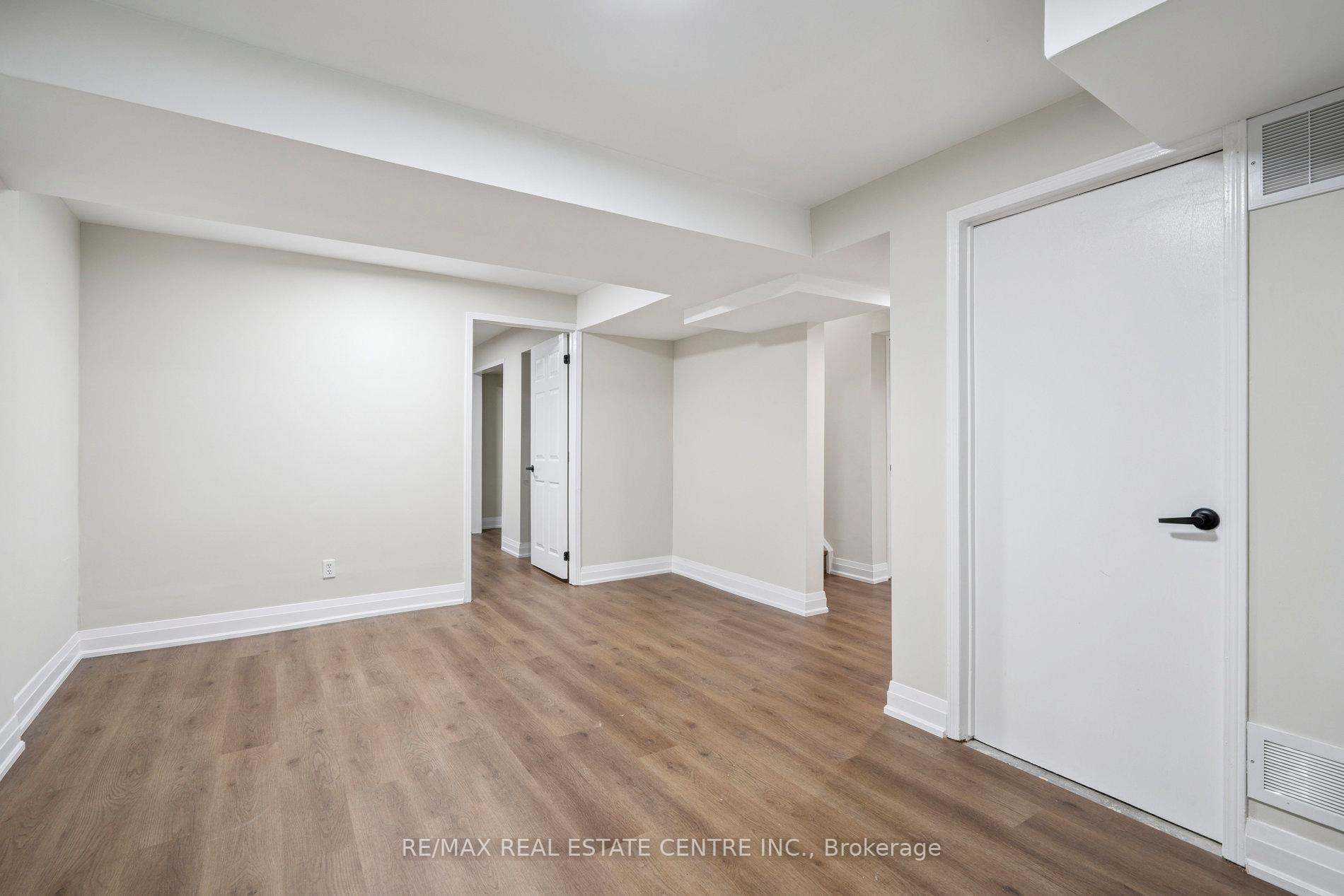 Photo 78 of 39 Four Seasons Circle, Brampton, Fletcher's Meadow — HOMEH