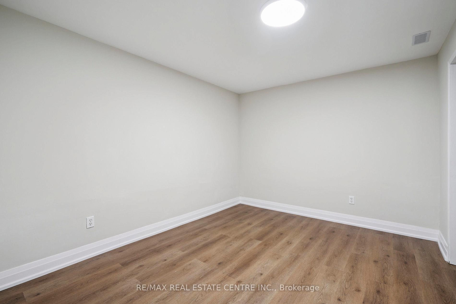 Photo 80 of 39 Four Seasons Circle, Brampton, Fletcher's Meadow — HOMEH