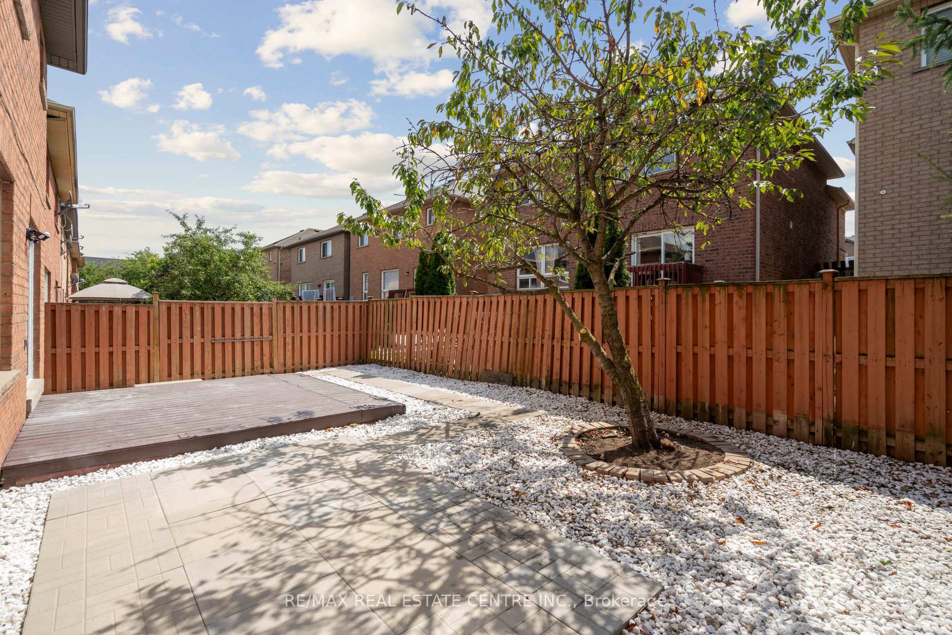Photo 84 of 39 Four Seasons Circle, Brampton, Fletcher's Meadow — HOMEH