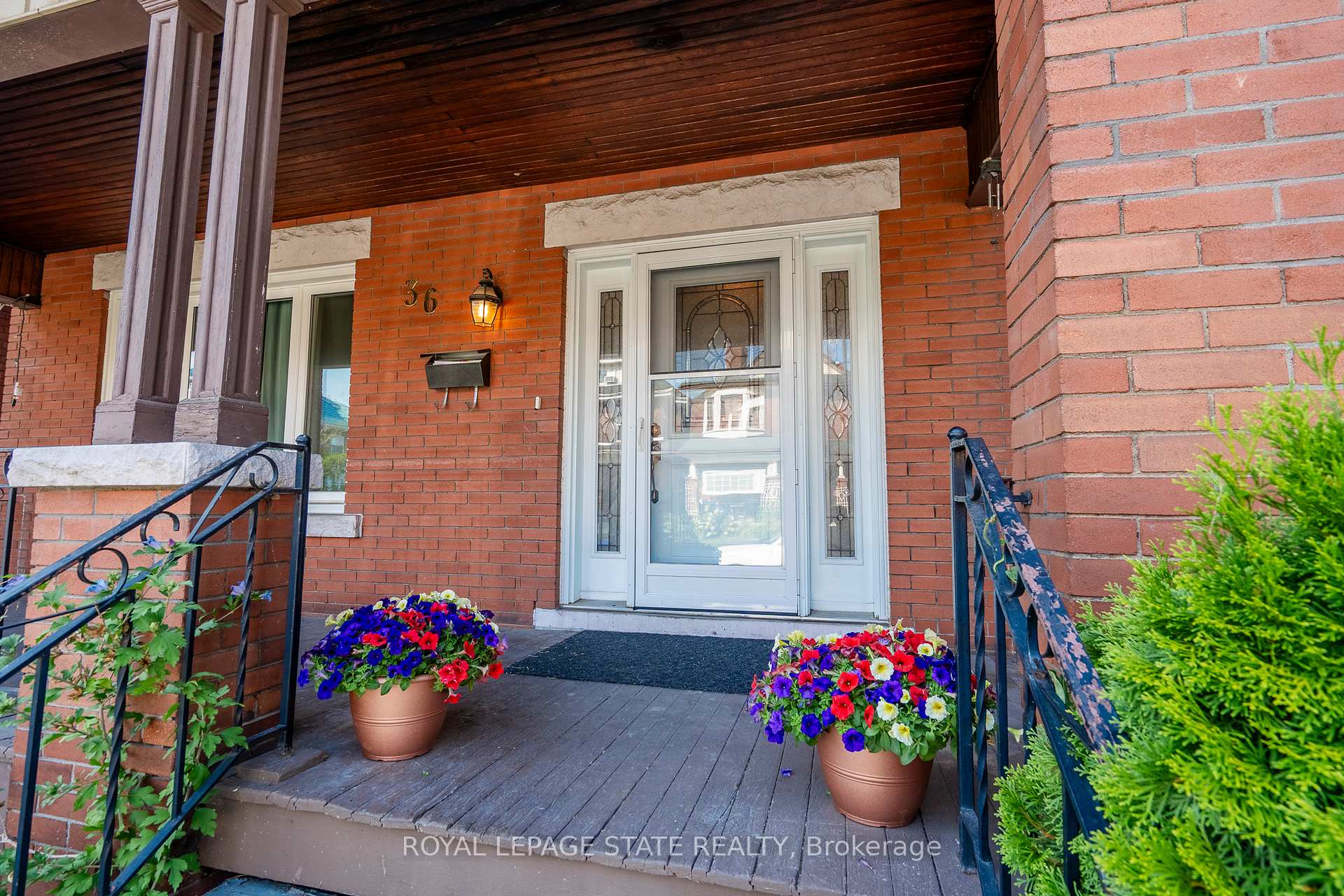Photo 4 of 36 Spadina Avenue, Hamilton, Stipley — HOMEH