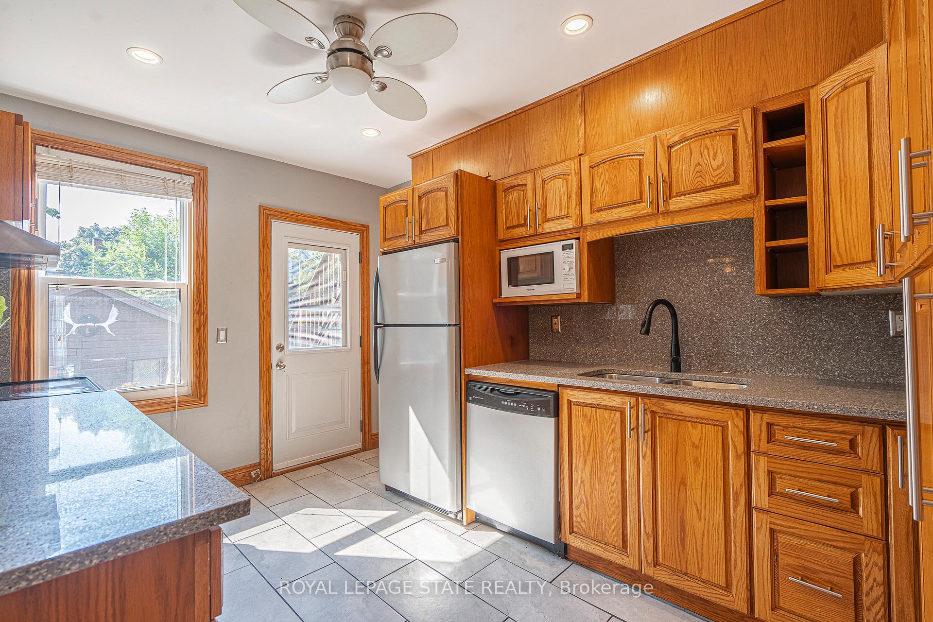 Photo 14 of 36 Spadina Avenue, Hamilton, Stipley — HOMEH