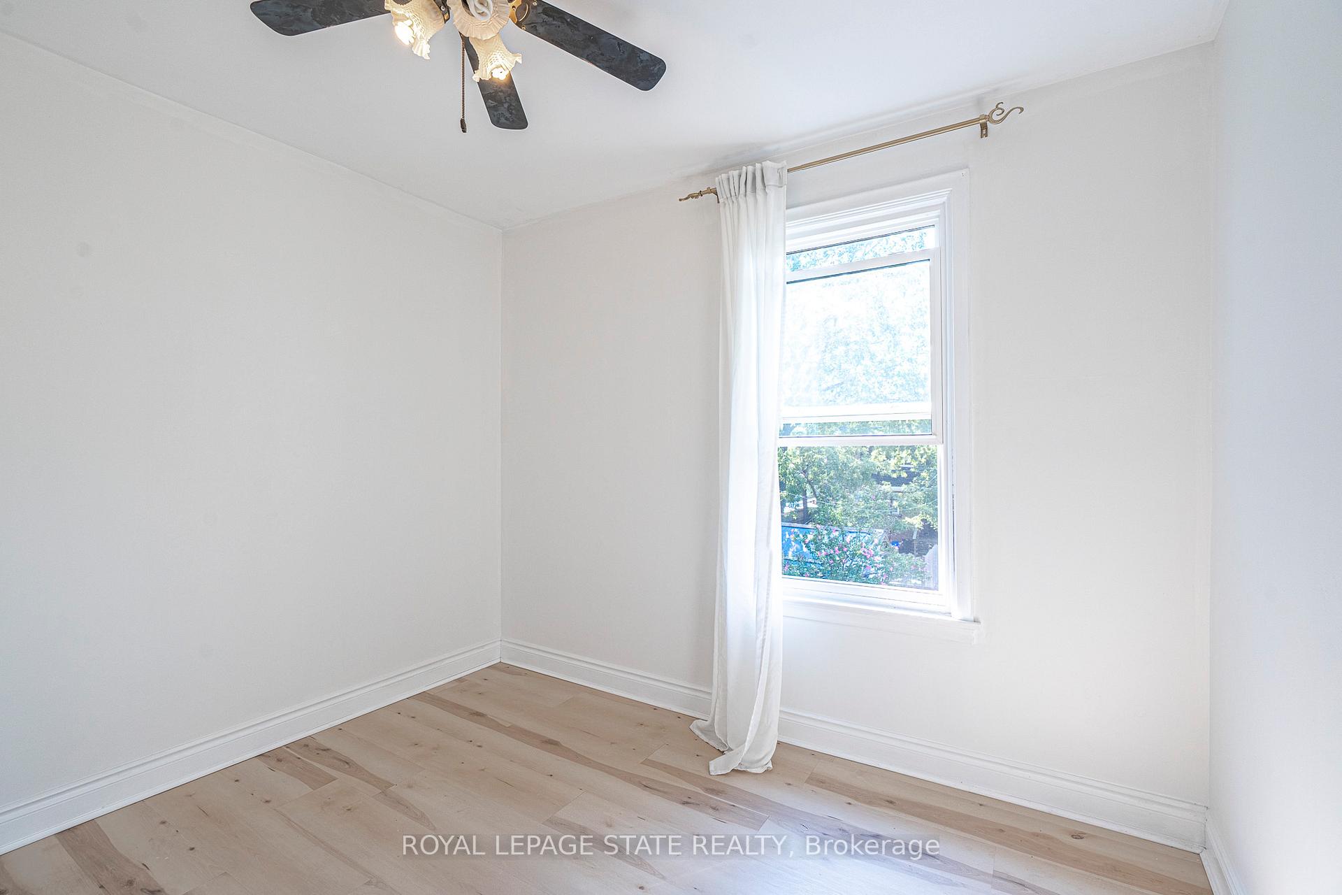 Photo 23 of 36 Spadina Avenue, Hamilton, Stipley — HOMEH