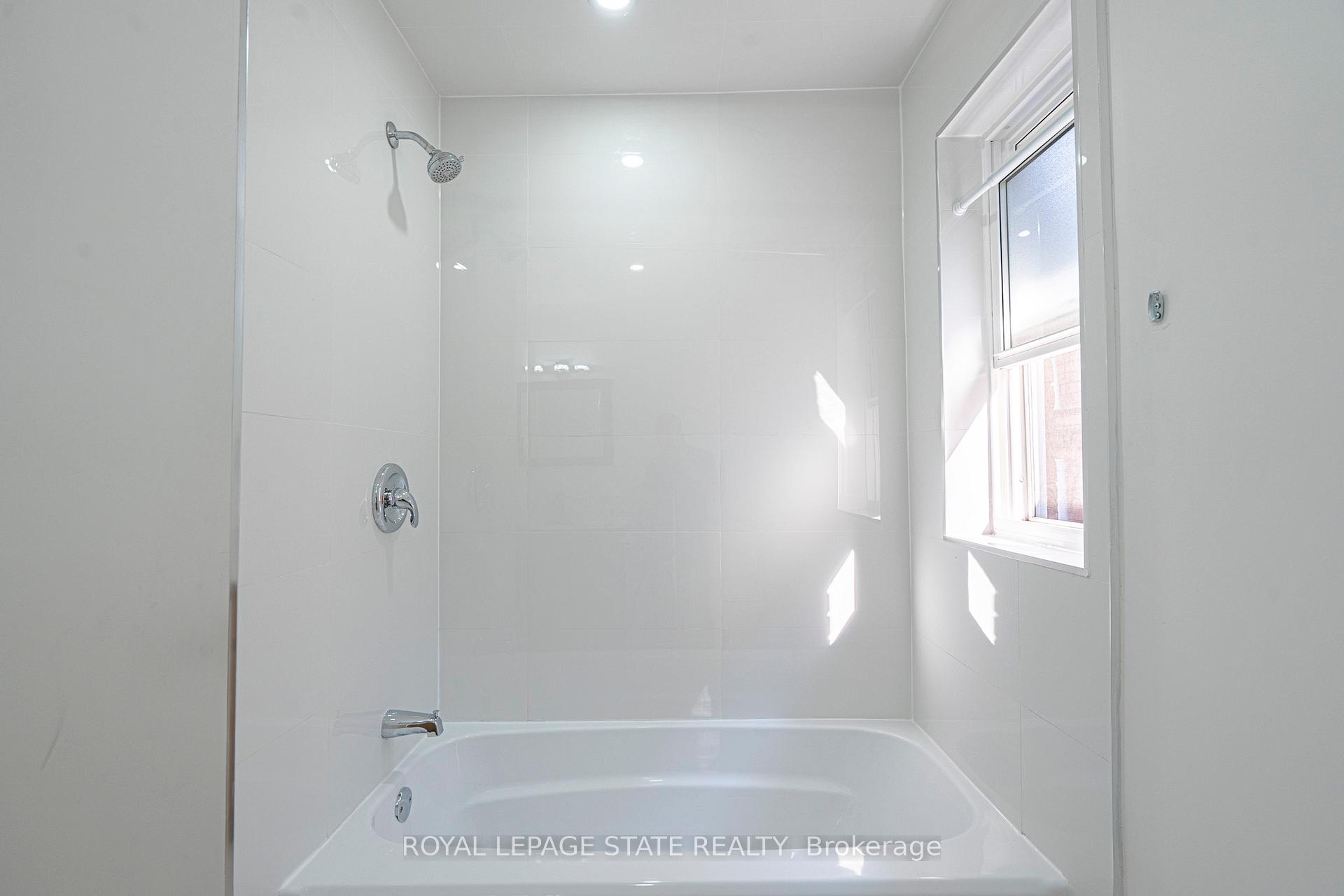 Photo 26 of 36 Spadina Avenue, Hamilton, Stipley — HOMEH