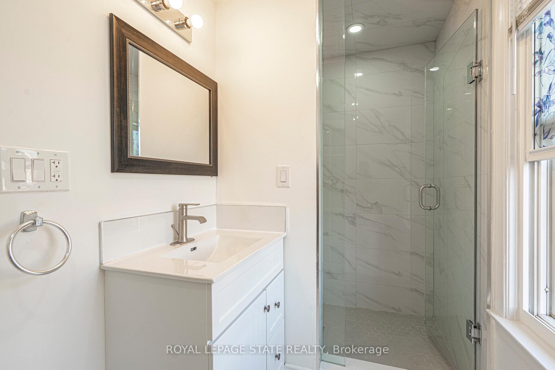Photo 32 of 36 Spadina Avenue, Hamilton, Stipley — HOMEH
