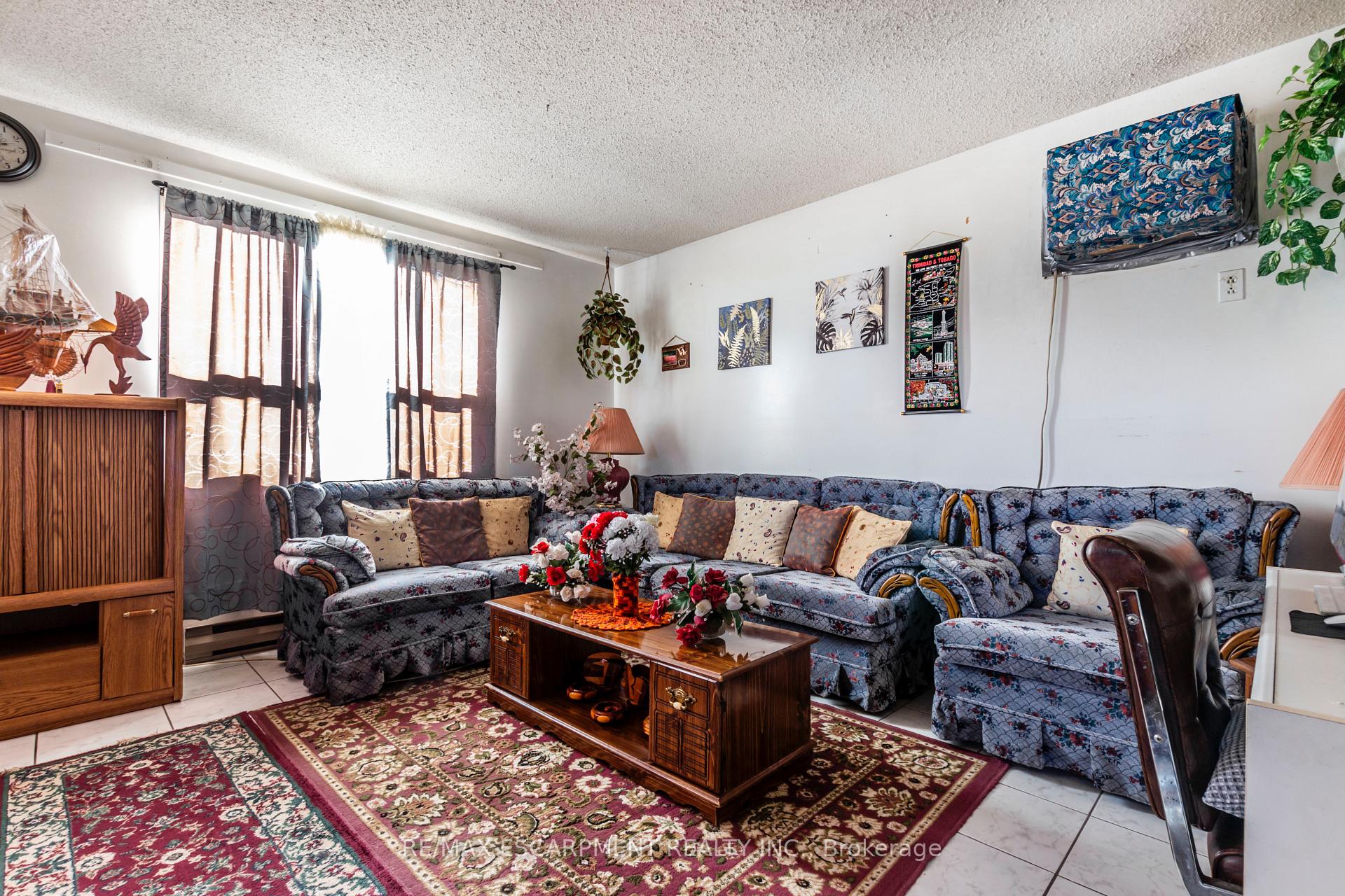 Photo 14 of 1295 Cannon Street E, Hamilton, Crown Point — HOMEH