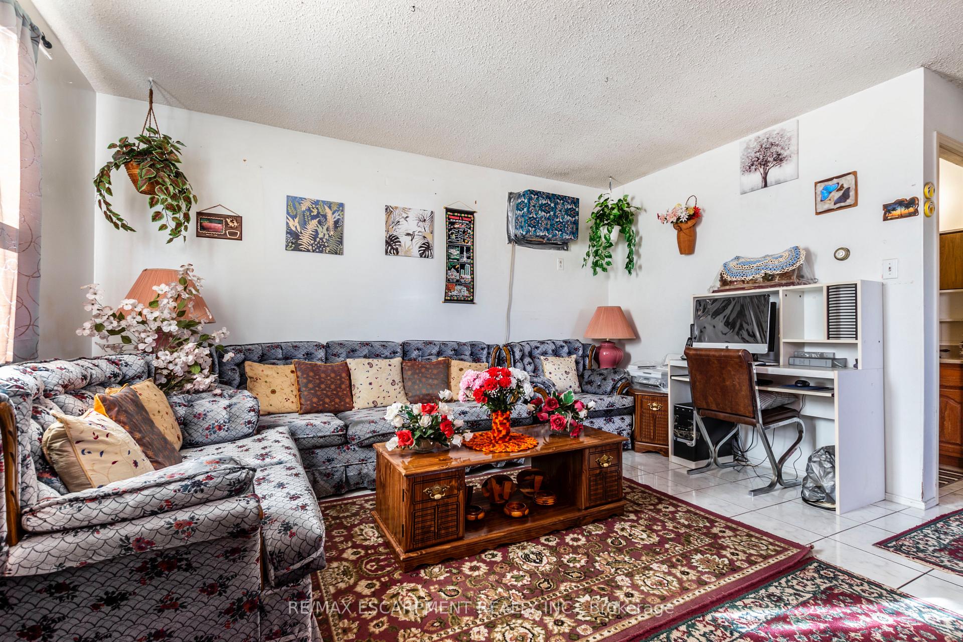 Photo 15 of 1295 Cannon Street E, Hamilton, Crown Point — HOMEH