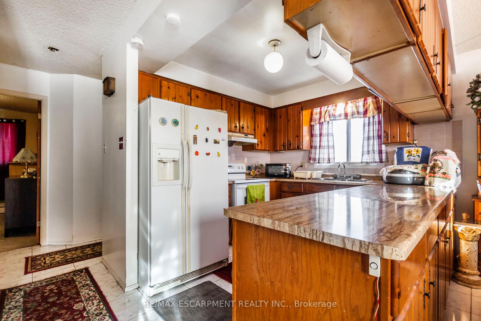 Photo 18 of 1295 Cannon Street E, Hamilton, Crown Point — HOMEH