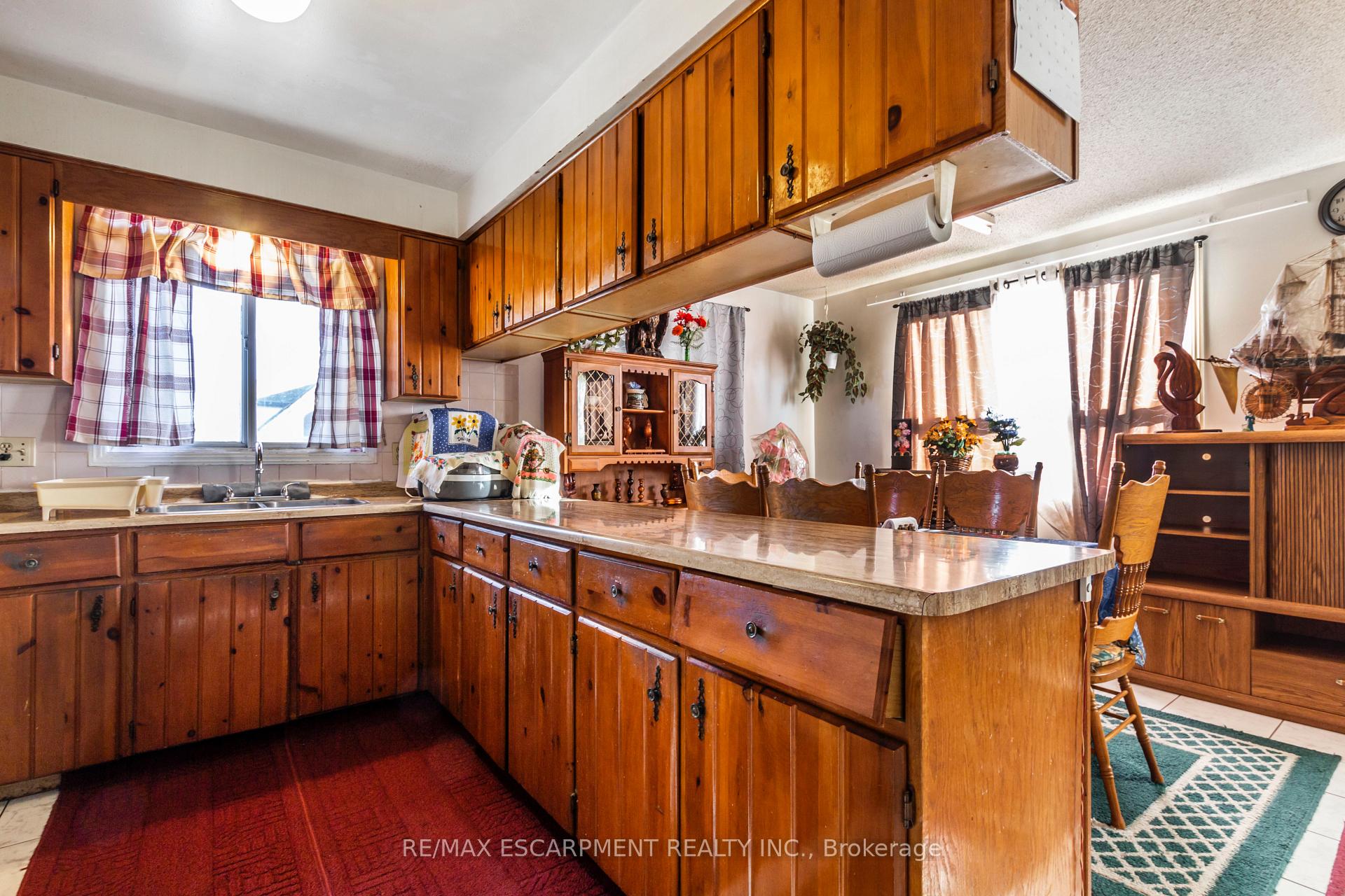 Photo 19 of 1295 Cannon Street E, Hamilton, Crown Point — HOMEH
