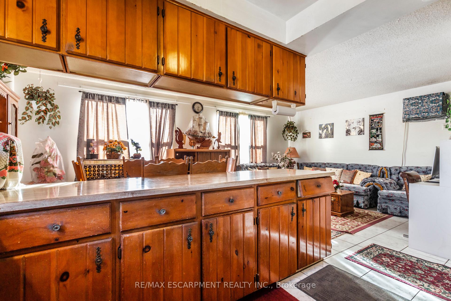 Photo 20 of 1295 Cannon Street E, Hamilton, Crown Point — HOMEH
