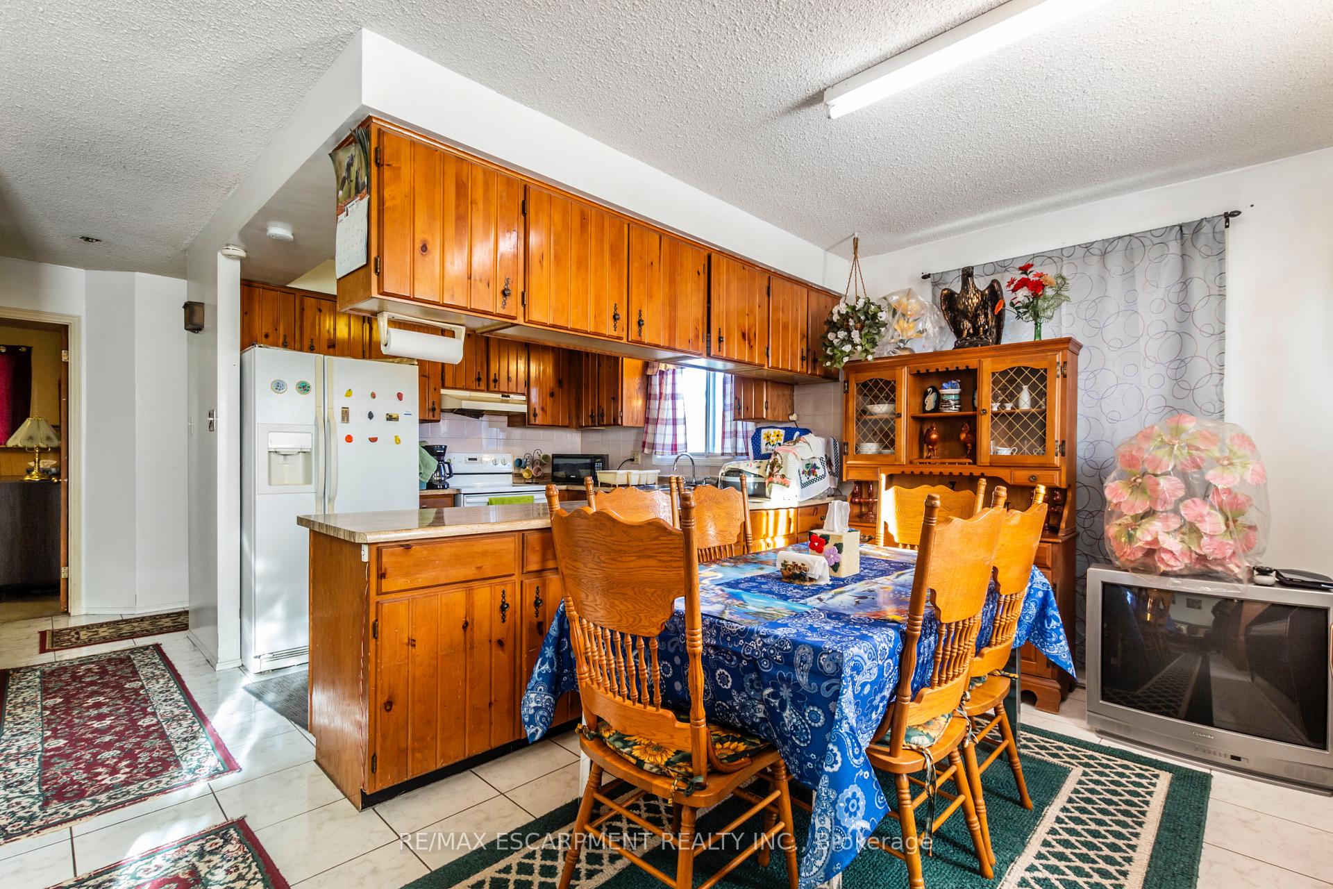 Photo 62 of 1295 Cannon Street E, Hamilton, Crown Point — HOMEH
