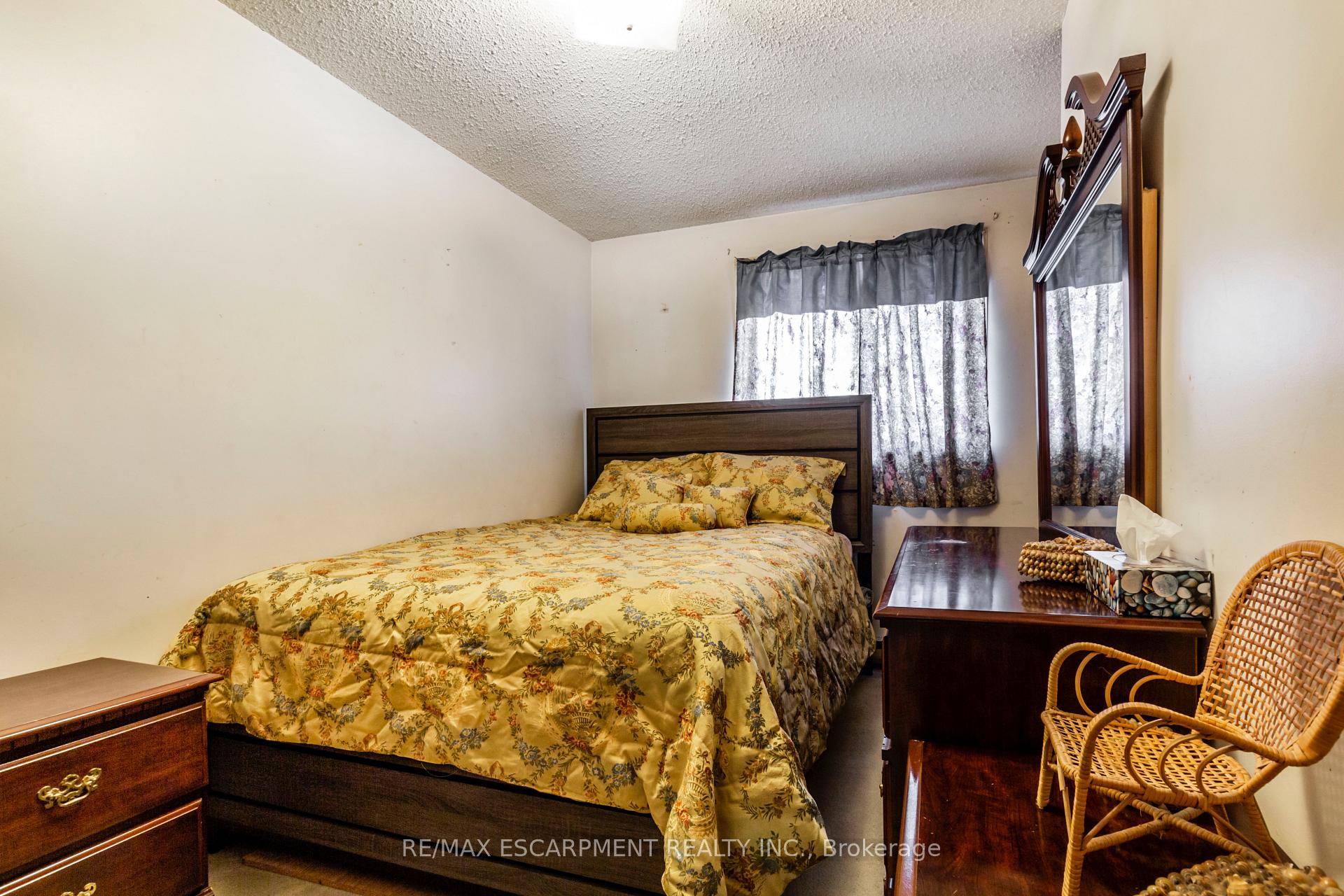 Photo 66 of 1295 Cannon Street E, Hamilton, Crown Point — HOMEH