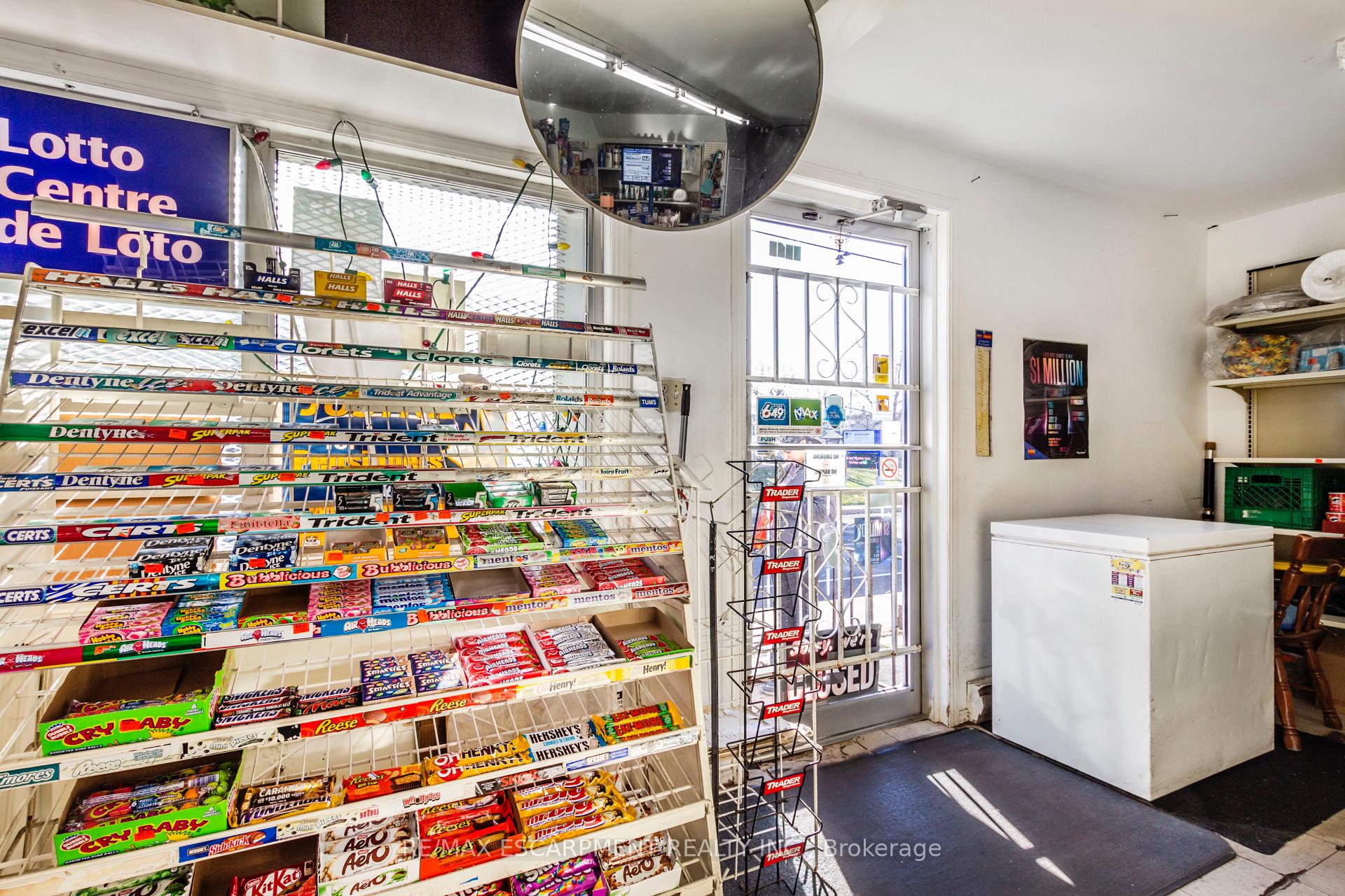 Photo 25 of 1295 Cannon Street E, Hamilton, Crown Point — HOMEH