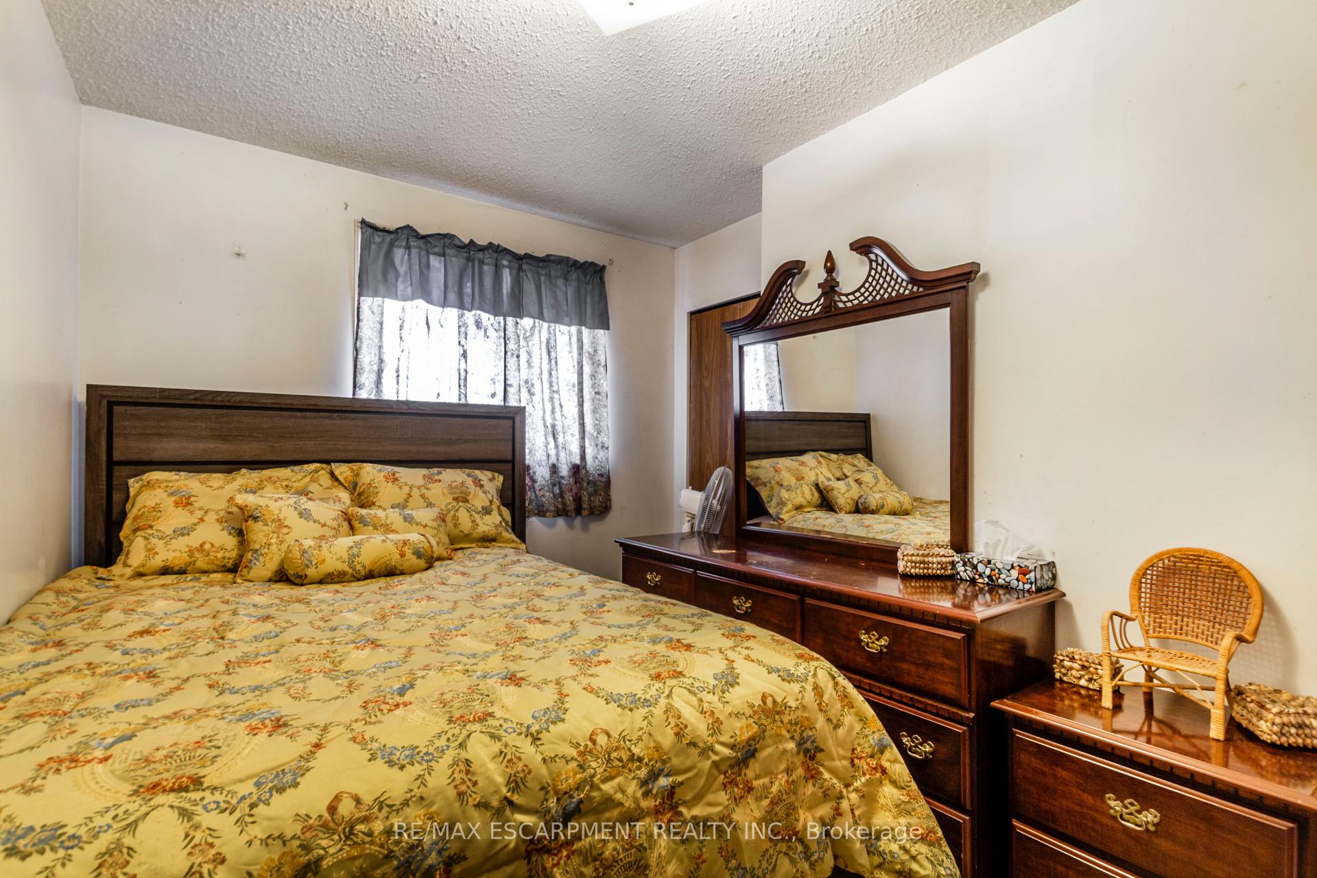 Photo 47 of 1295 Cannon Street E, Hamilton, Crown Point — HOMEH