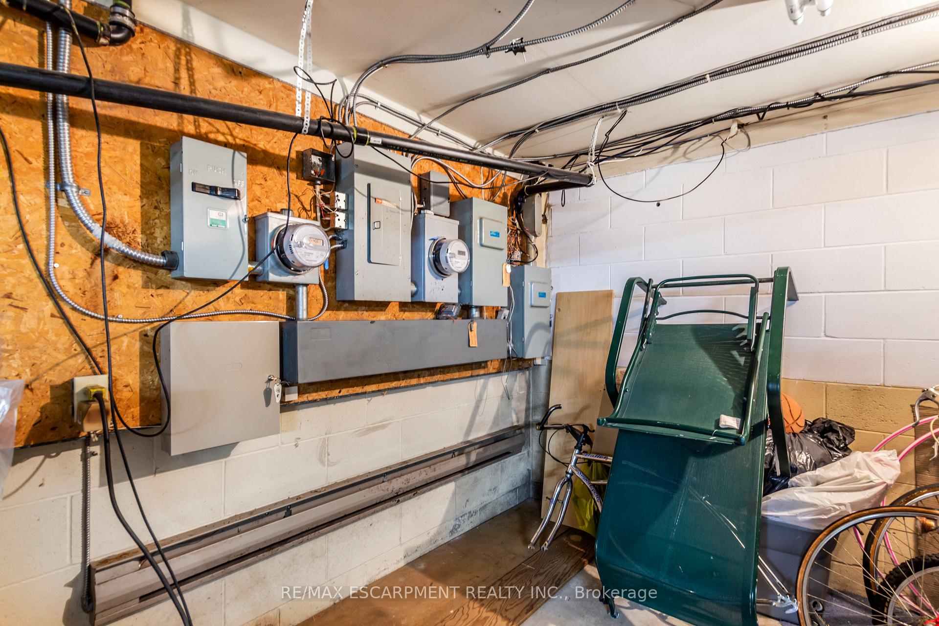 Photo 53 of 1295 Cannon Street E, Hamilton, Crown Point — HOMEH