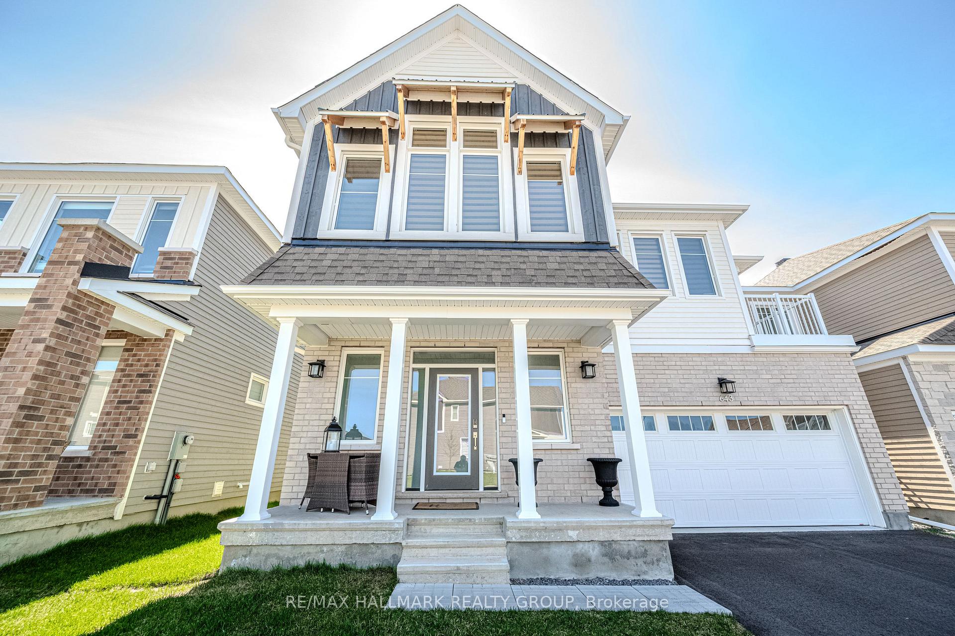 Front of 643 Terrier Circle W