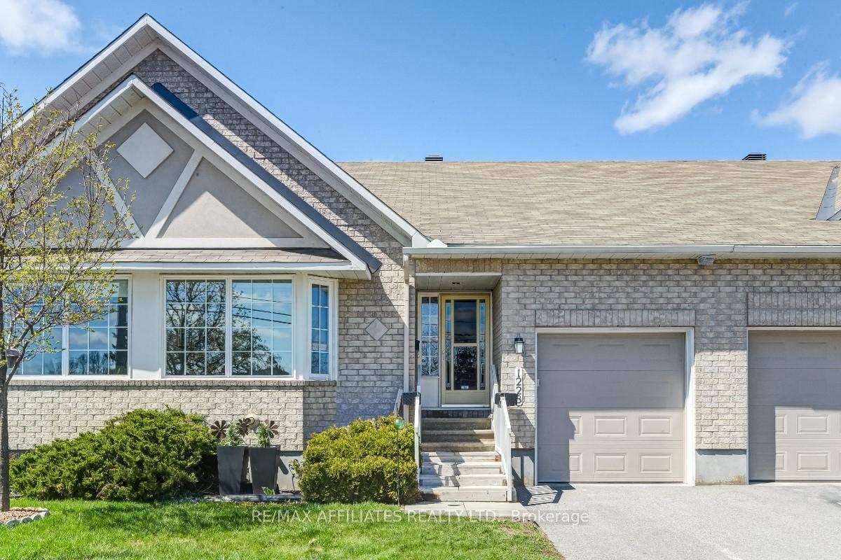 Photo 2 of 1228 Foxborough Private, Ottawa, Beaconwood — HOMEH