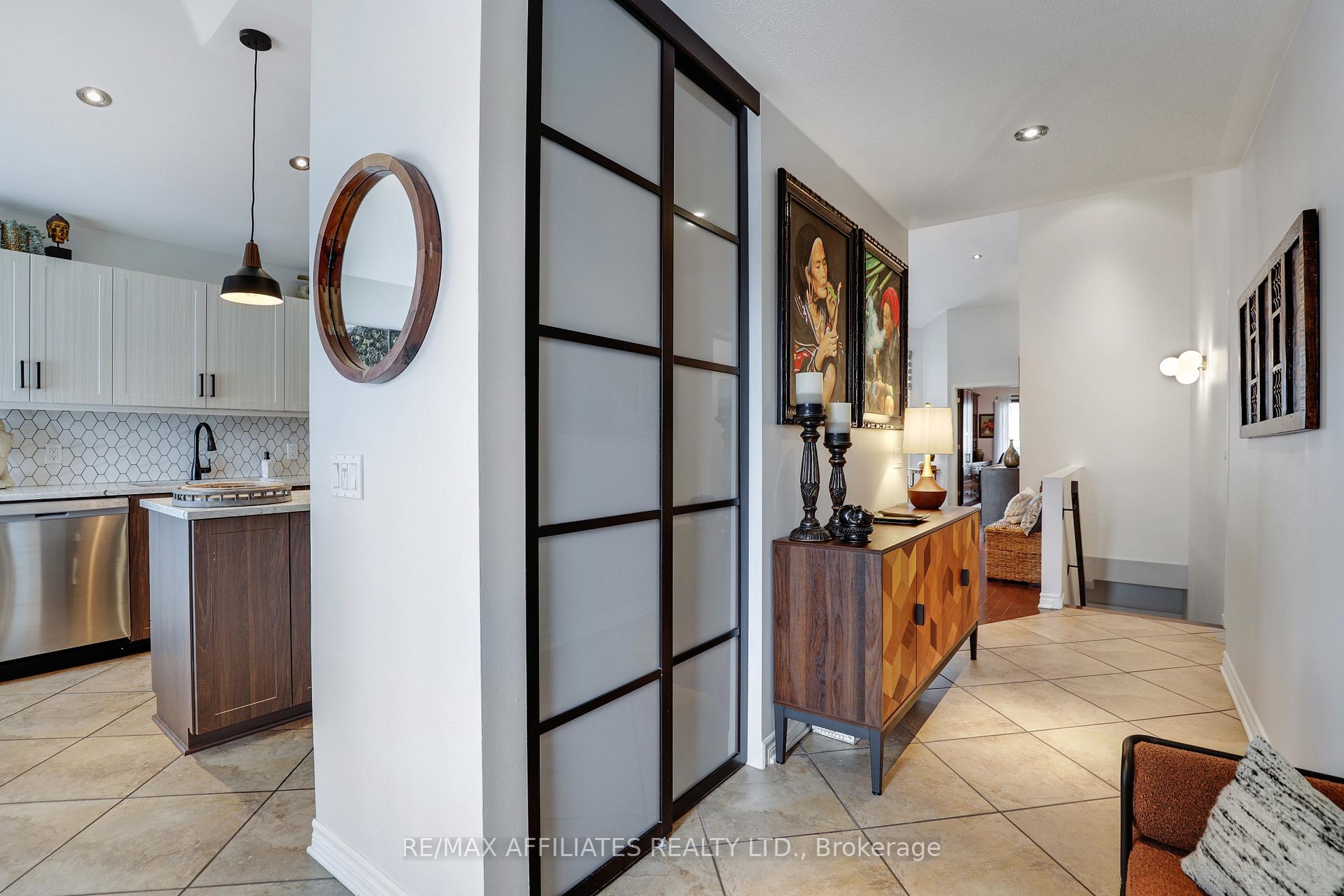 Photo 6 of 1228 Foxborough Private, Ottawa, Beaconwood — HOMEH