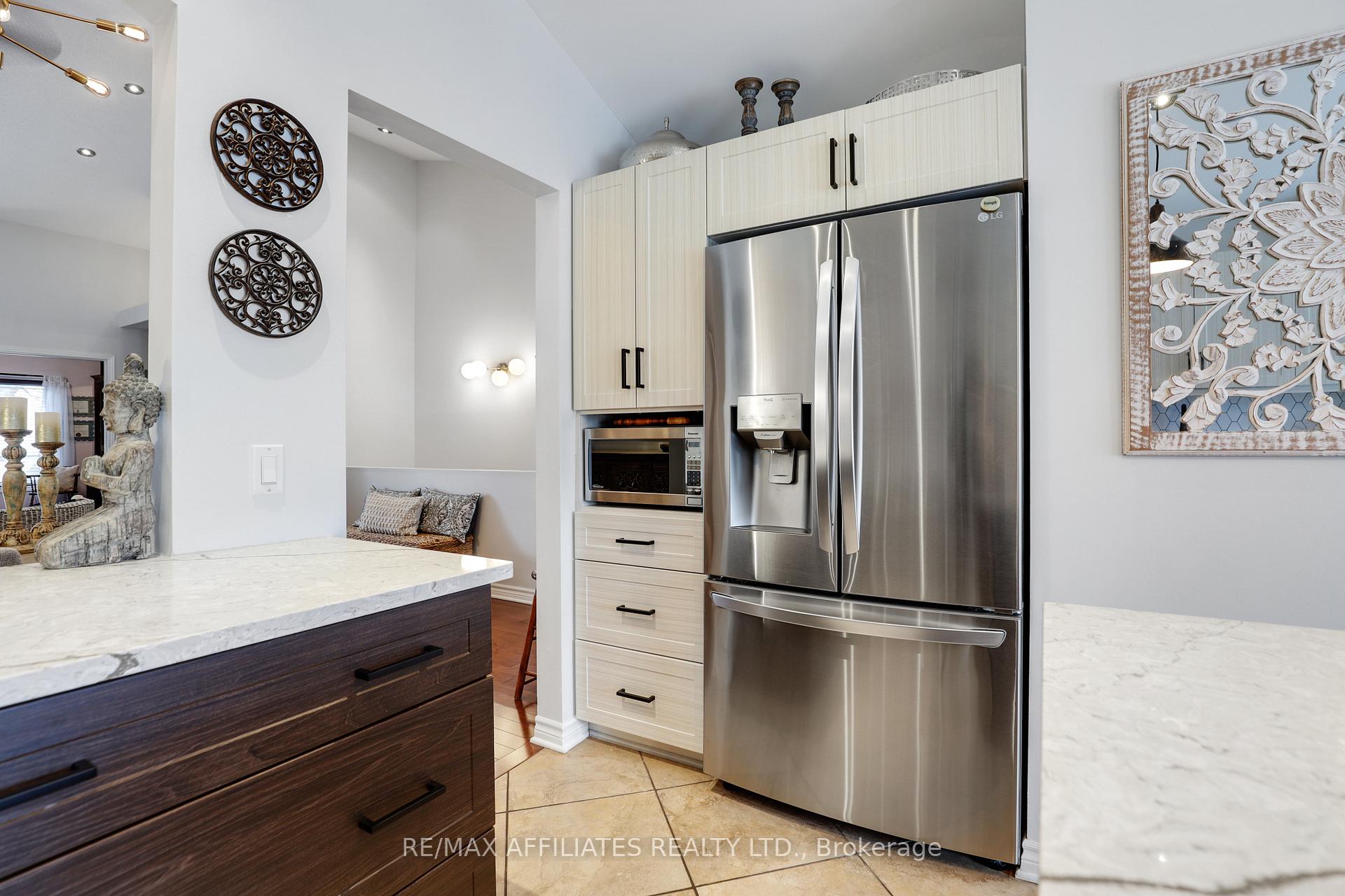 Photo 15 of 1228 Foxborough Private, Ottawa, Beaconwood — HOMEH