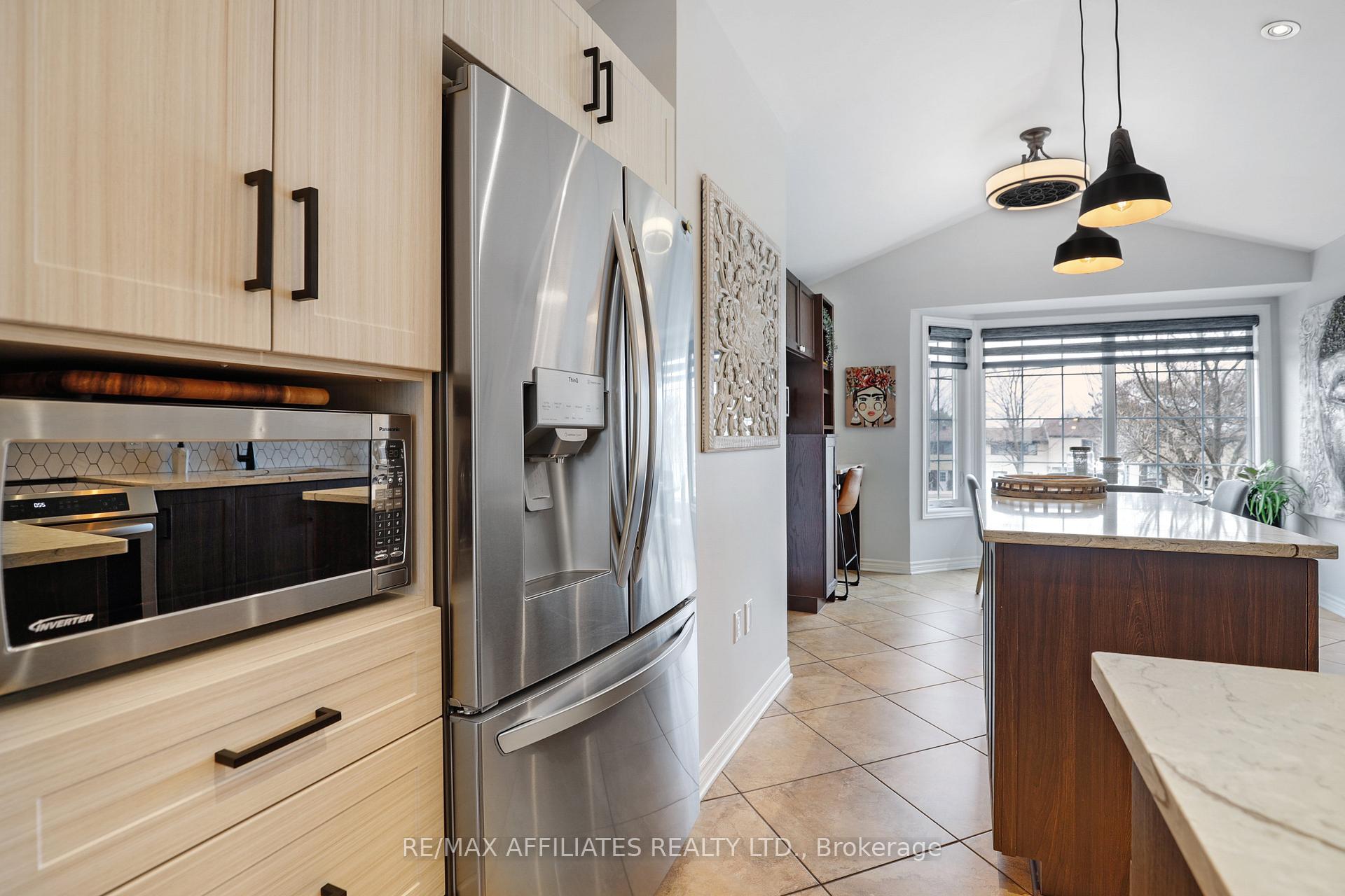 Photo 17 of 1228 Foxborough Private, Ottawa, Beaconwood — HOMEH